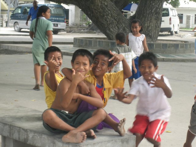 Kanak-kanak I-Kiribati di Tarawa Selatan