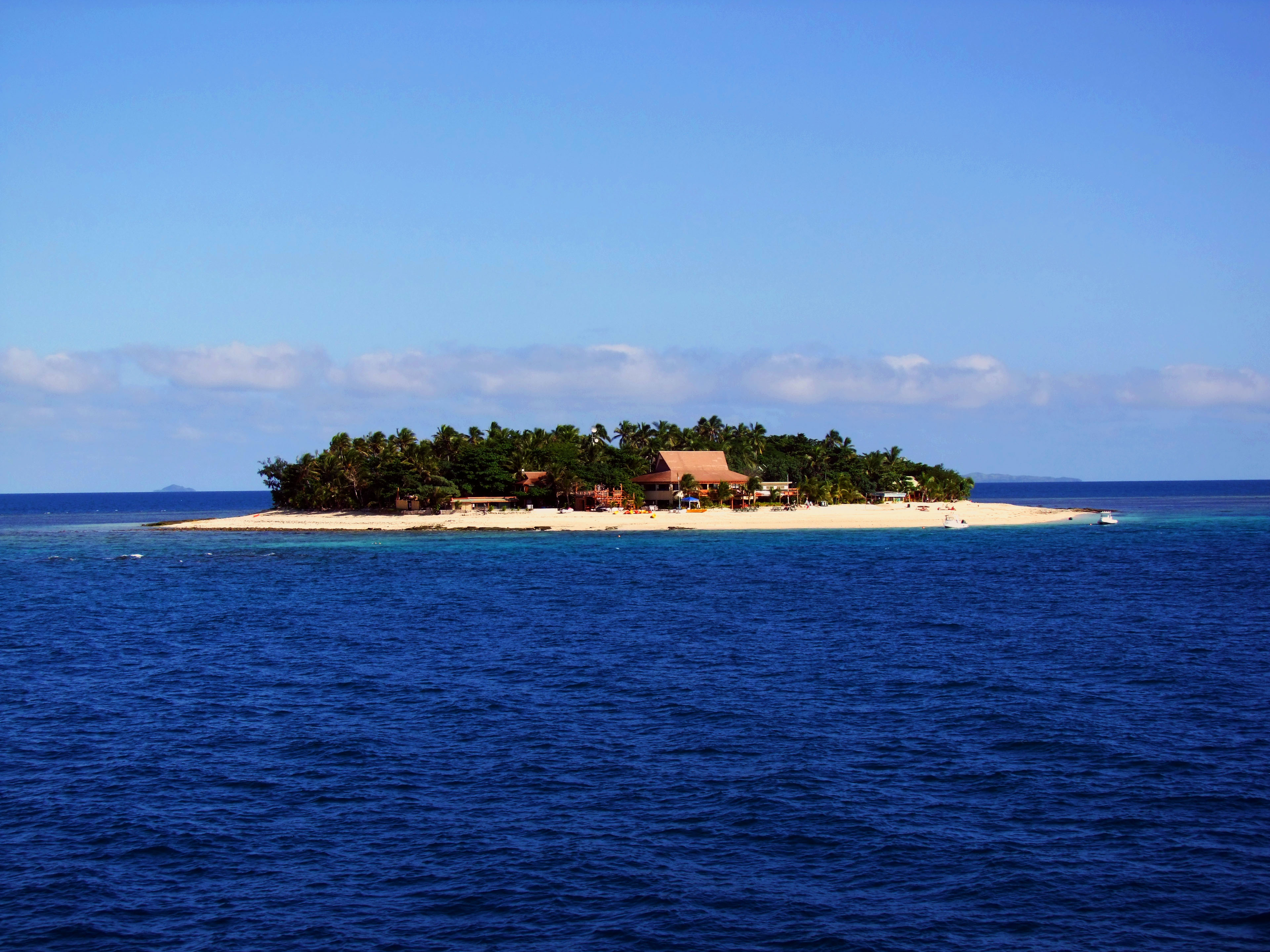 Sebuah pulau dalam kumpulan Kepulauan Mamanuca