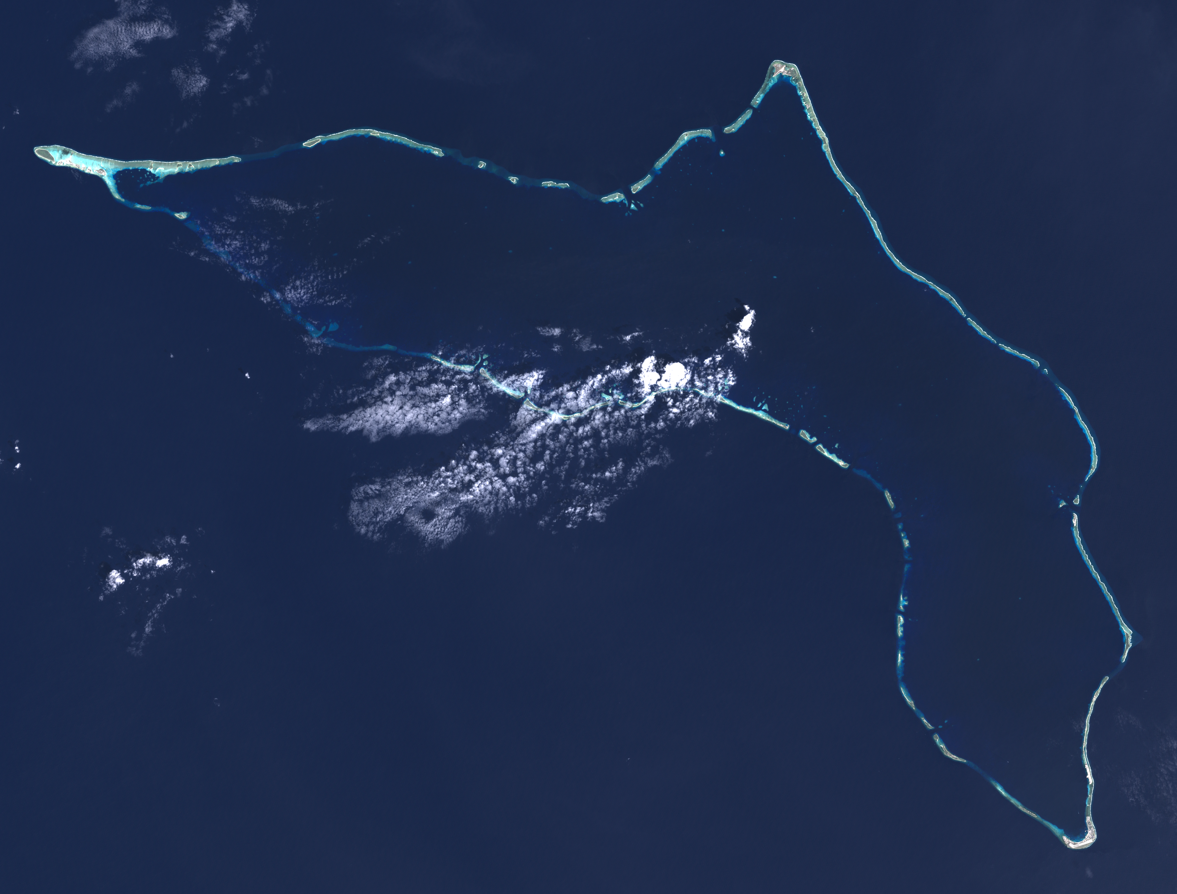 Atol Kwajalein adalah pusat populasi penting lainnya untuk Kepulauan Marshall
