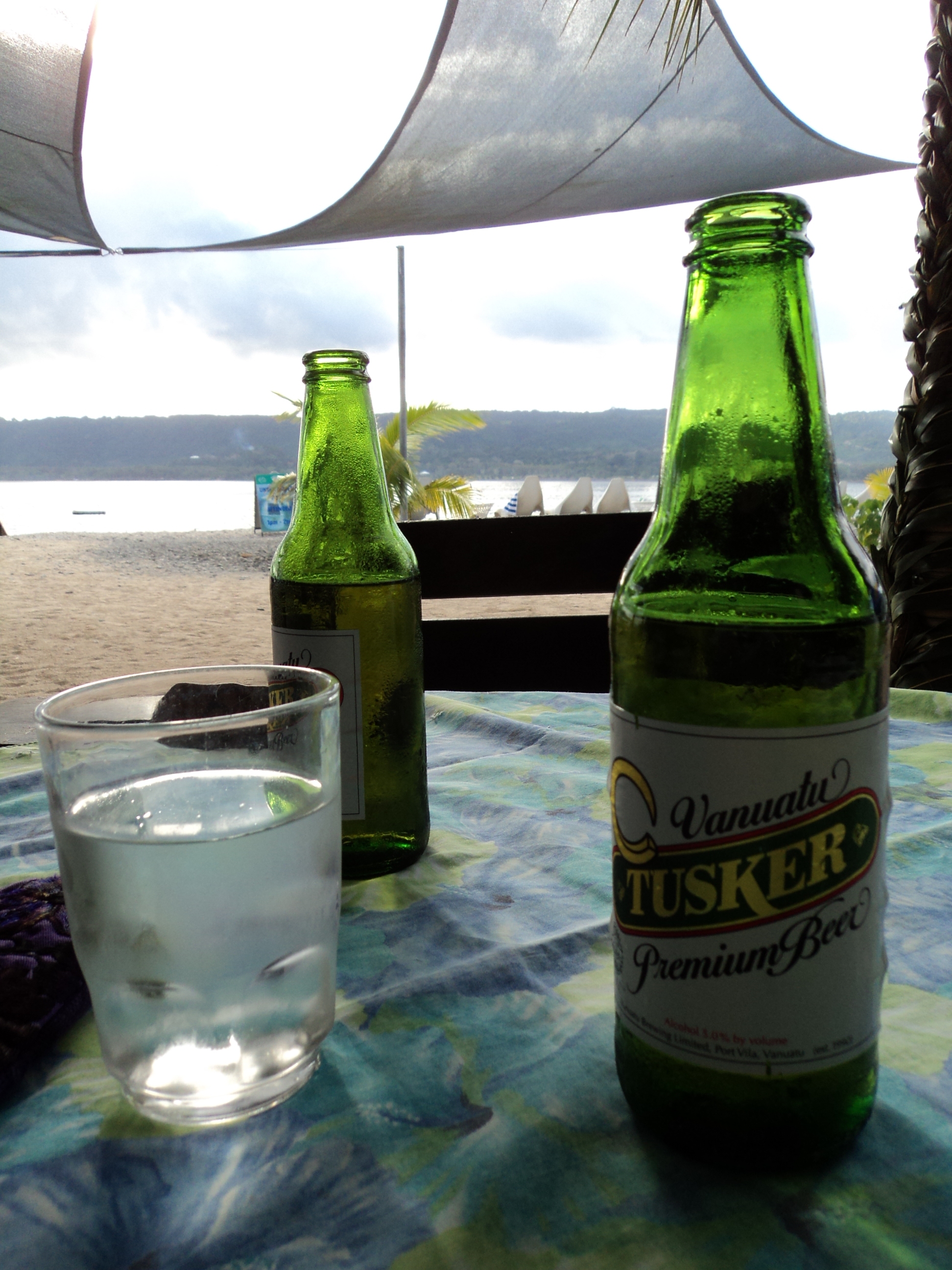 Tusker ialah bir tempatan yang dibuat di Vanuatu.