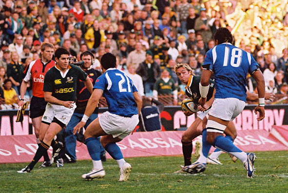 Samoa (biru) vs. Afrika Selatan pada Juni 2007.