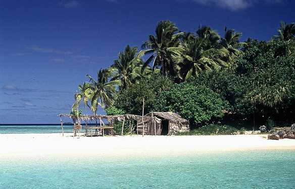 Pulau Nuku di Vavaʻu, salah satu destinasi wisata Tonga.