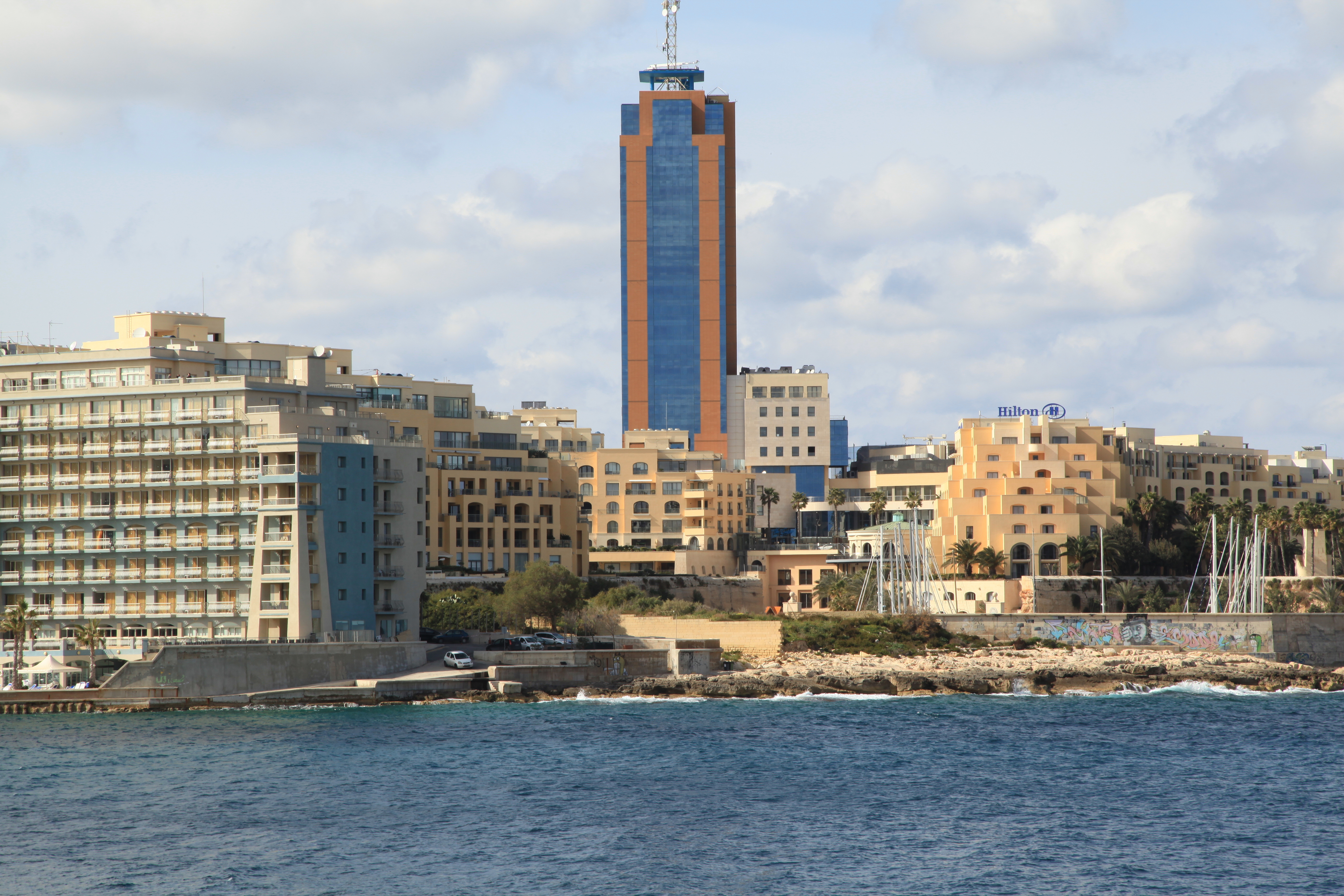Menara Perniagaan Portomaso, bangunan kedua tertinggi di Malta