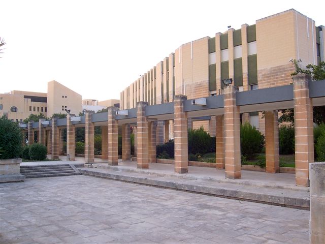 Đại học Malta.