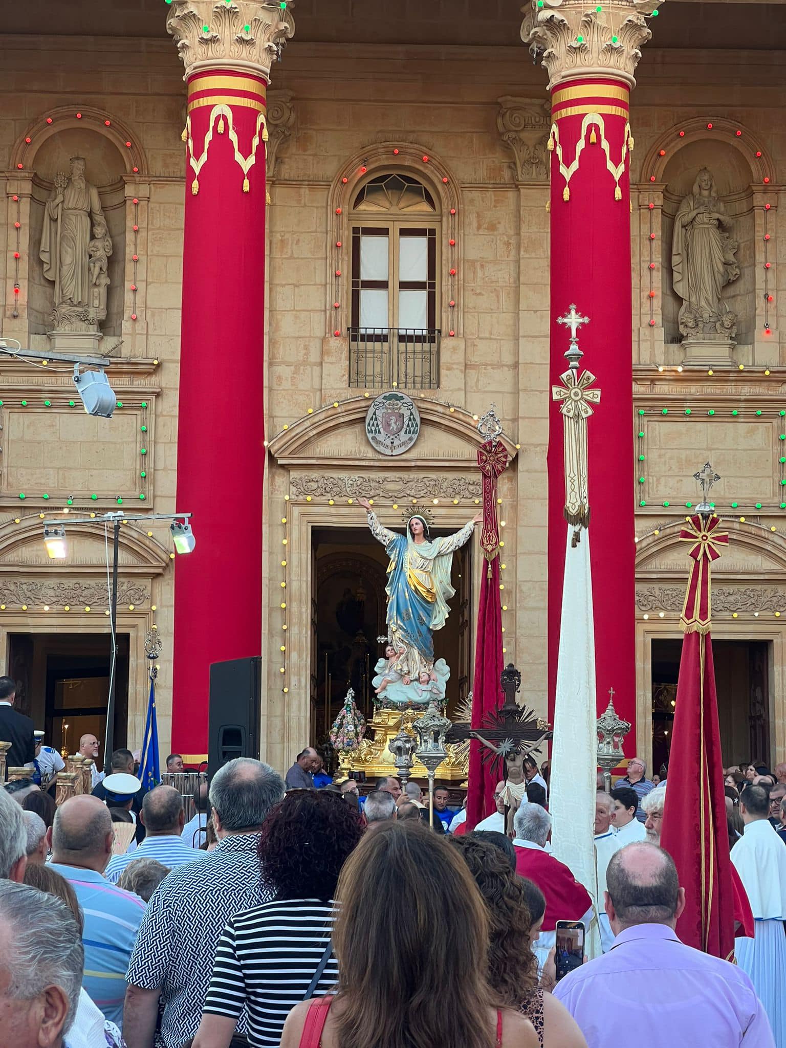 Tượng Santa Marija tại festa của Mġarr, Malta