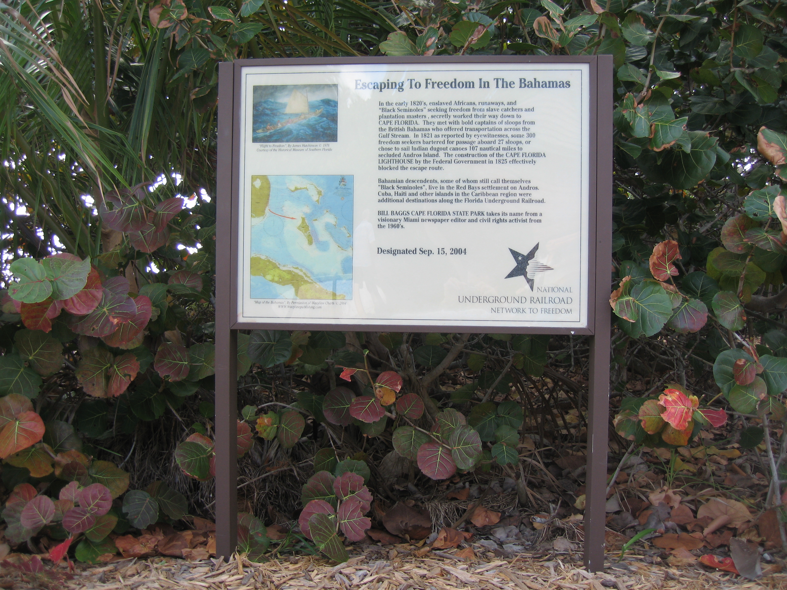 Papan tanda di Taman Negara Bagian Bill Baggs Cape Florida memperingati ratusan budak Afrika-Amerika yang melarikan diri ke kebebasan di Bahama pada awal tahun 1820-an