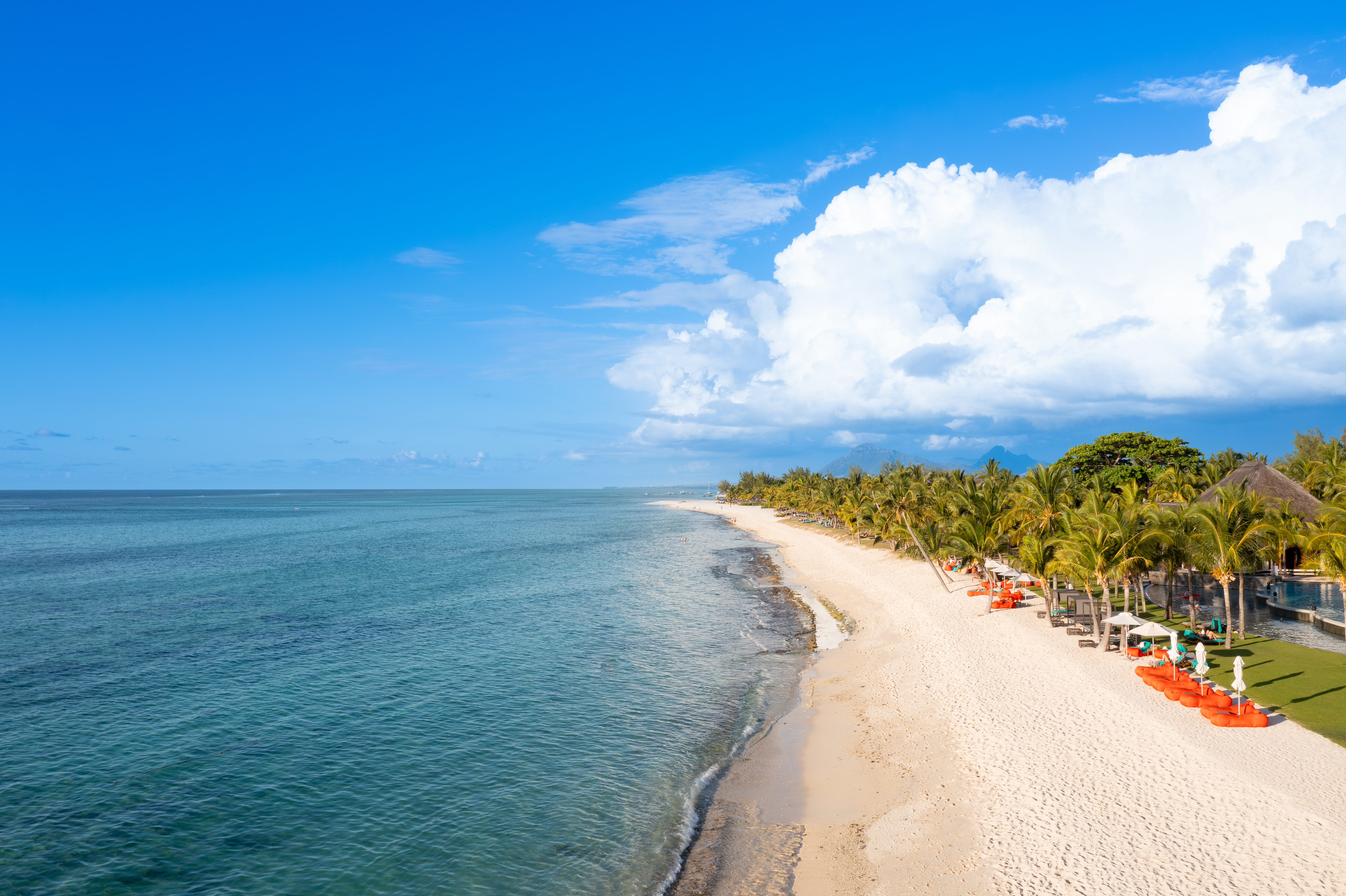 Pantai tropis di Le Morne