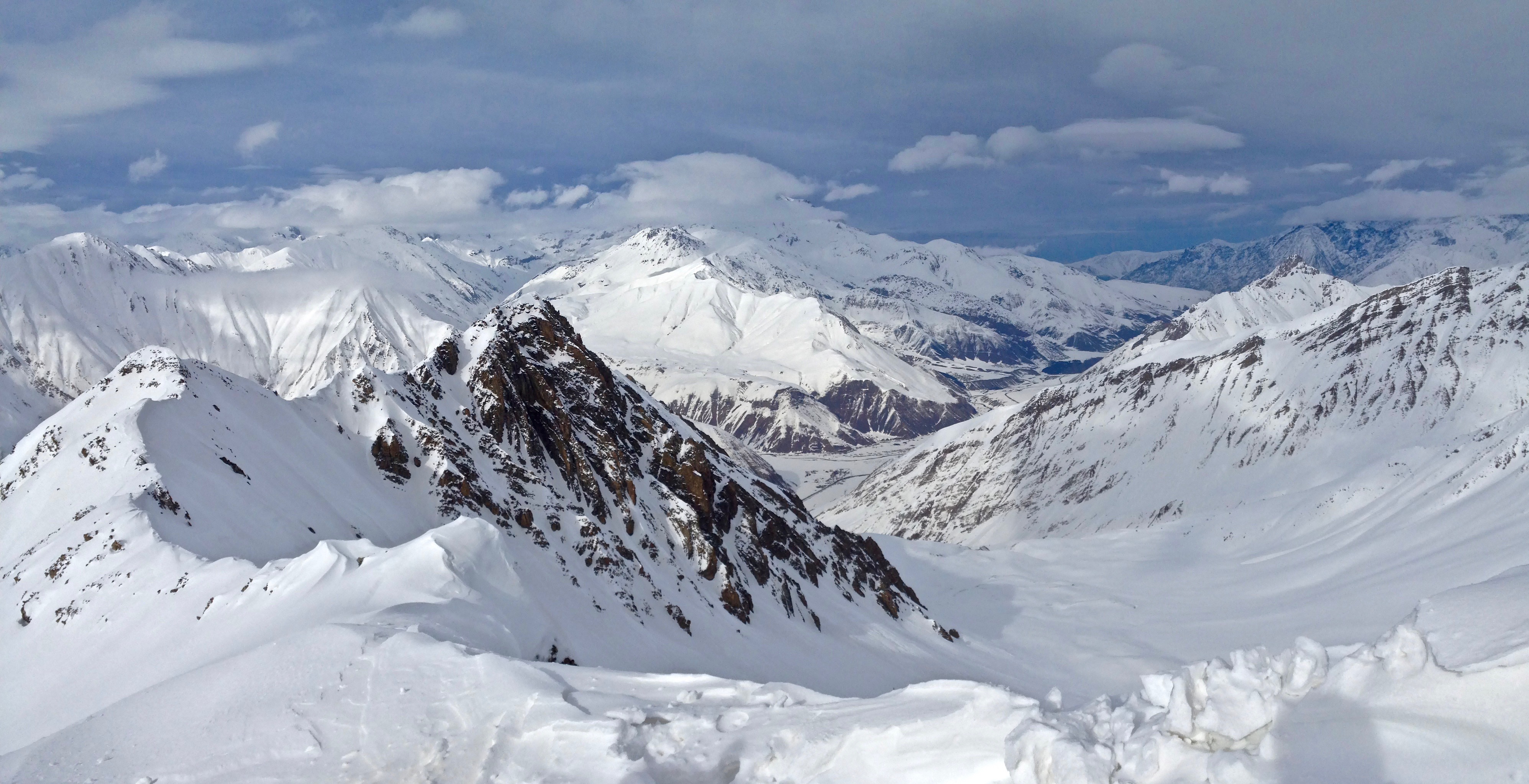 Gudauri ialah pusat peranginan ski yang paling banyak dikunjungi di Georgia.
