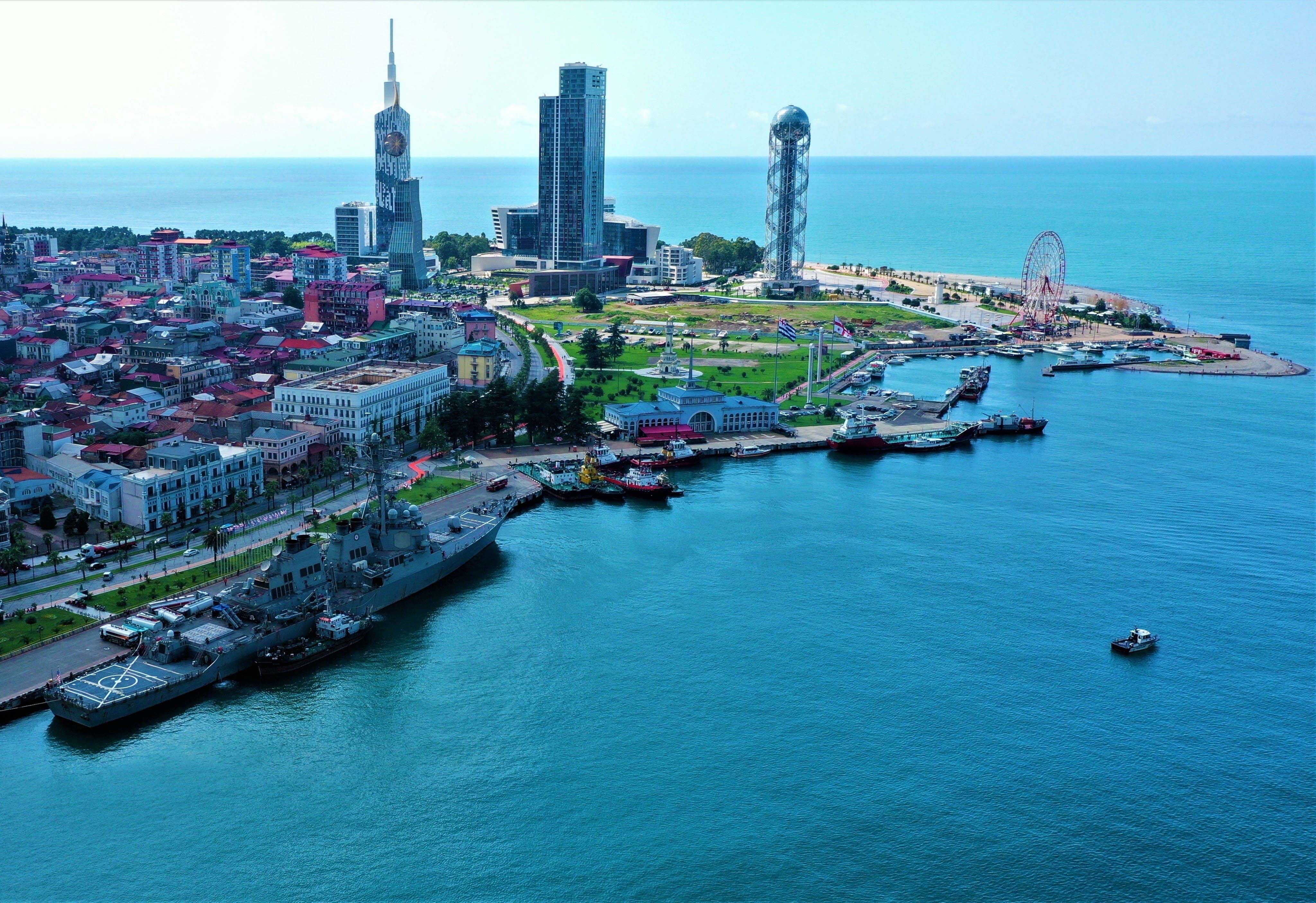 Pelabuhan Batumi pada Jun 2020