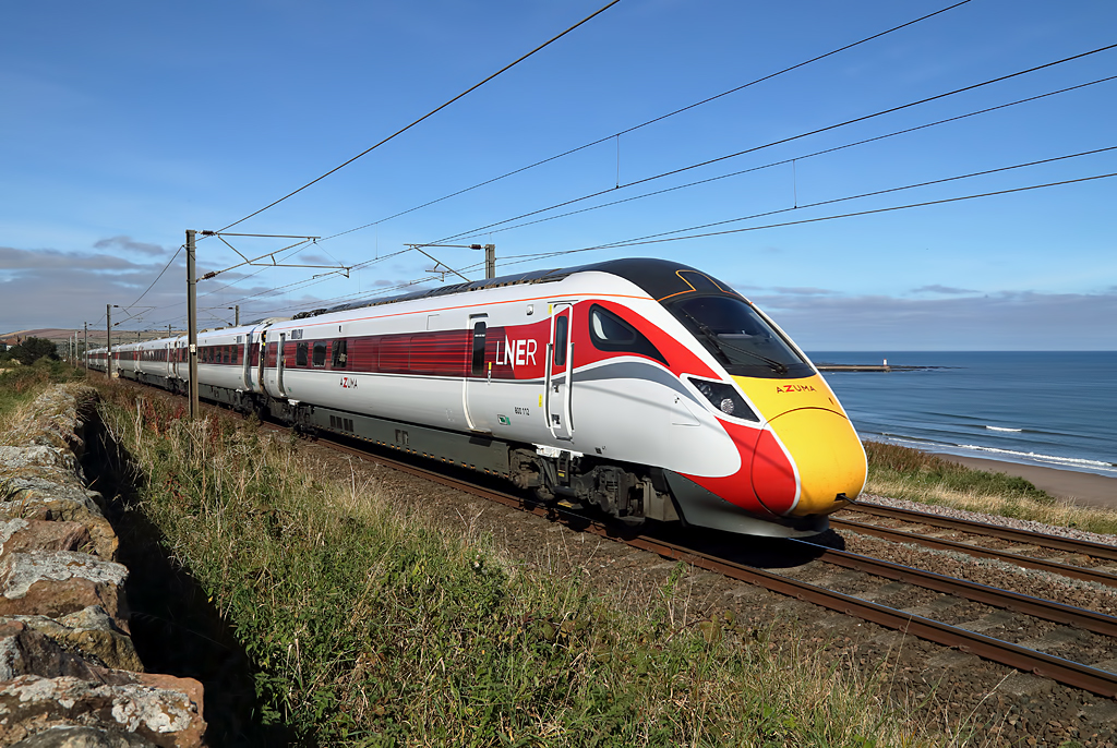 Kereta East Coast Main Line berkecepatan tinggi di Northumberland