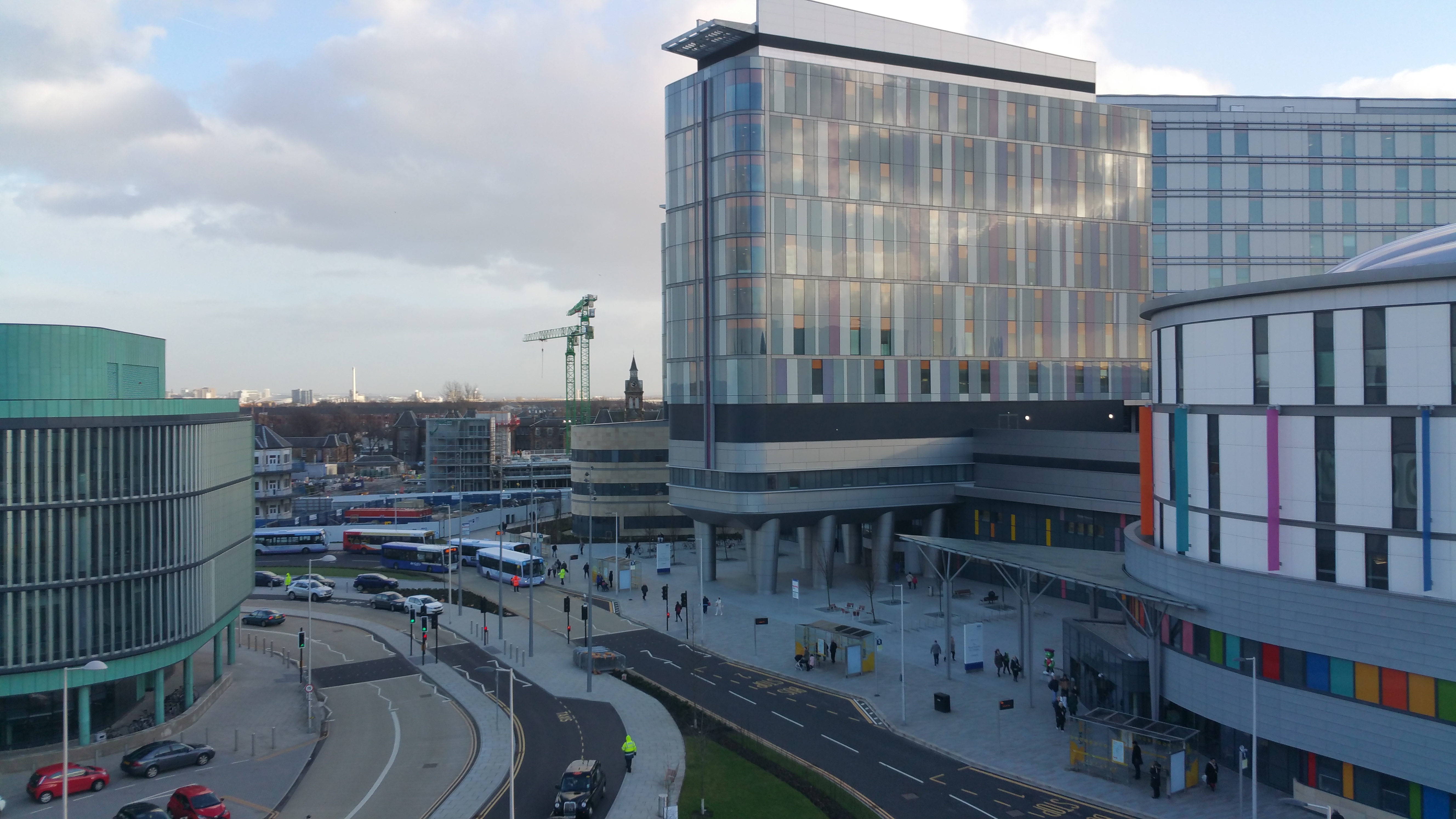 NHS Scotland punya Hospital Universiti Ratu Elizabeth di Glasgow, kampus hospital terbesar di Eropah