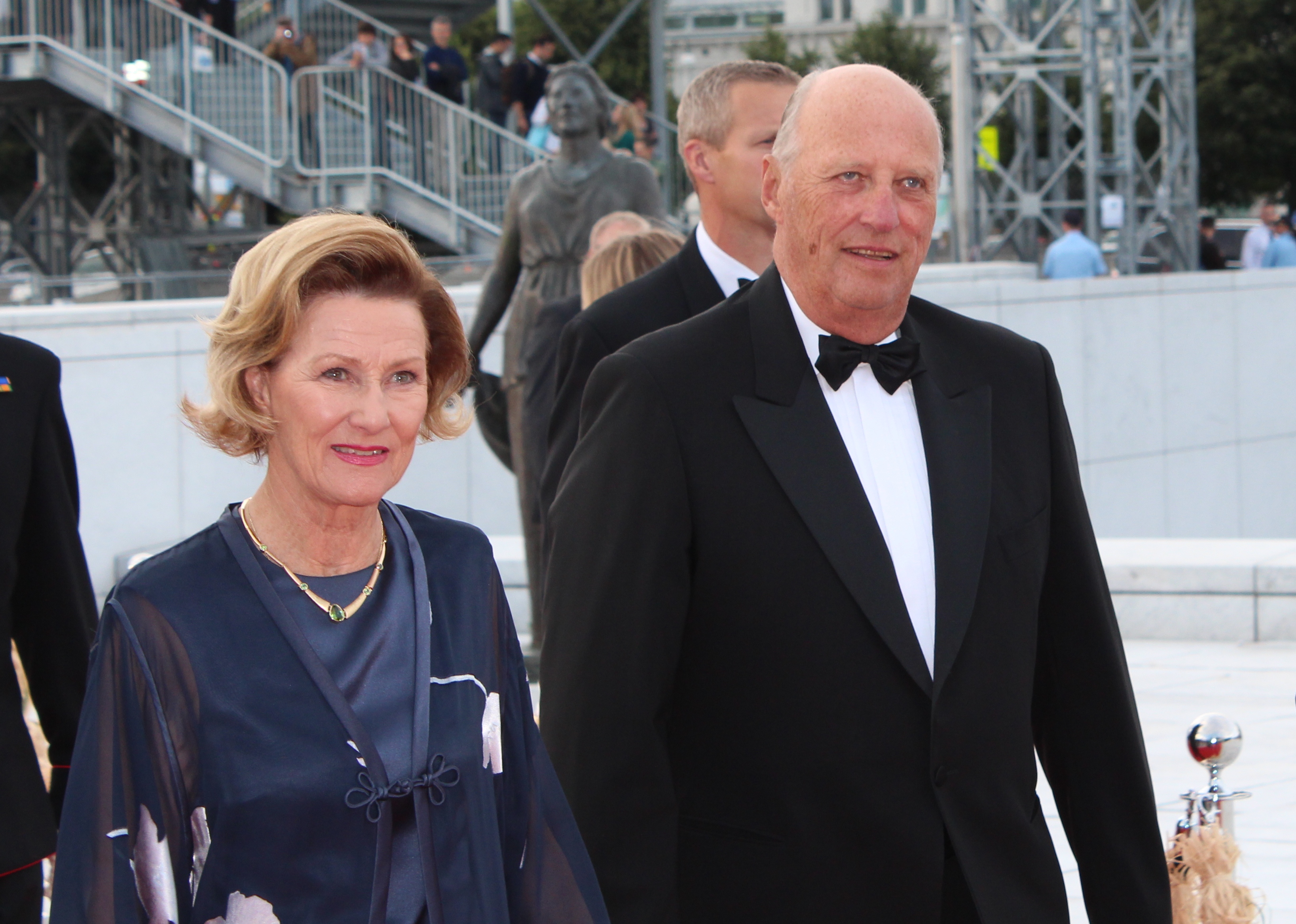 Raja Norway, Harald V dan permaisurinya, Ratu Sonja (memerintah sejak 17 Januari 1991)