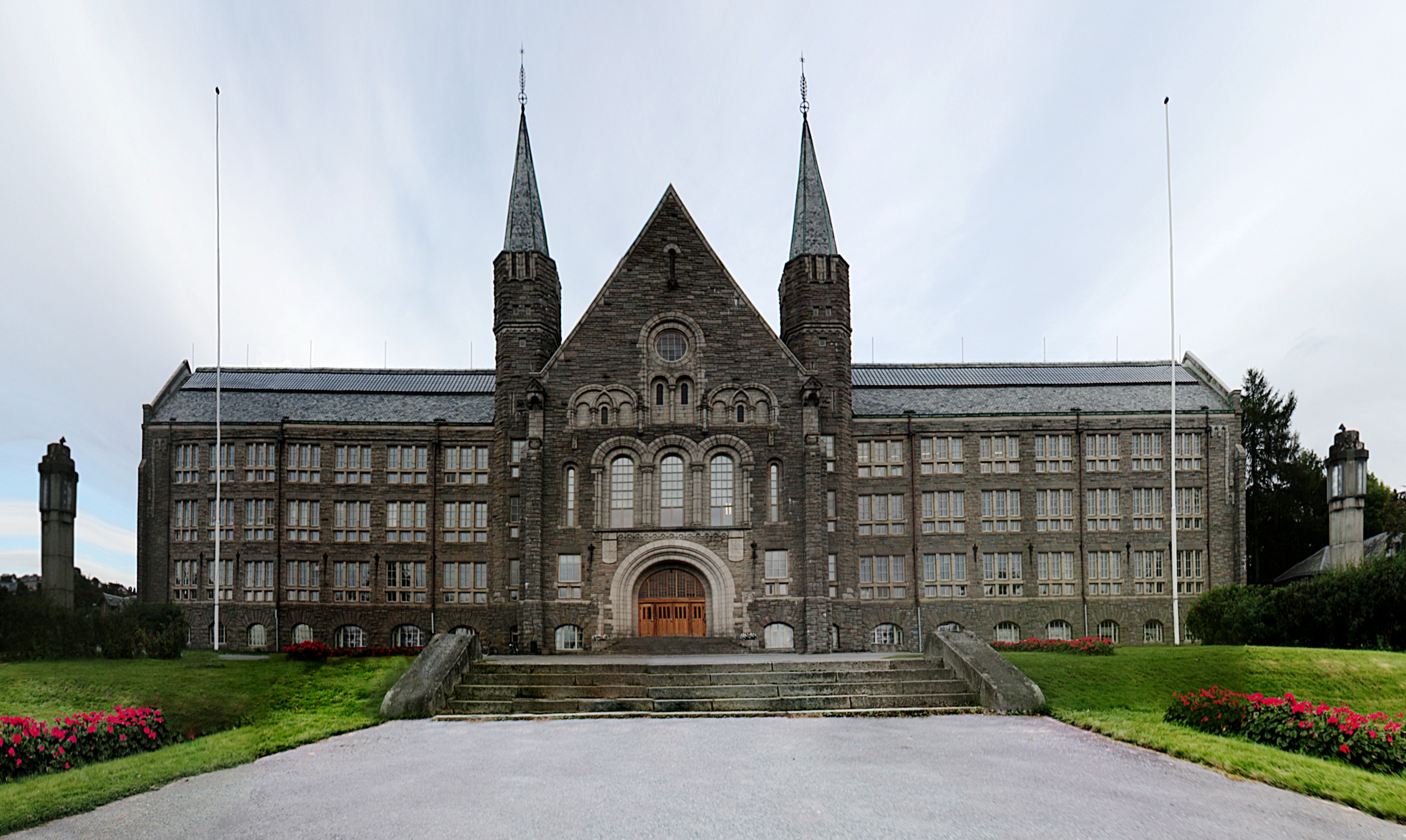 Bangunan utama Universiti Sains dan Teknologi Norway di Trondheim