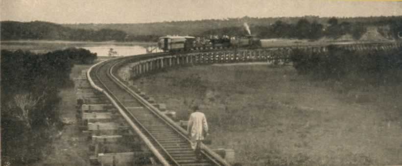 Tuyến đường sắt Kenya-Uganda gần Mombasa, khoảng năm 1899