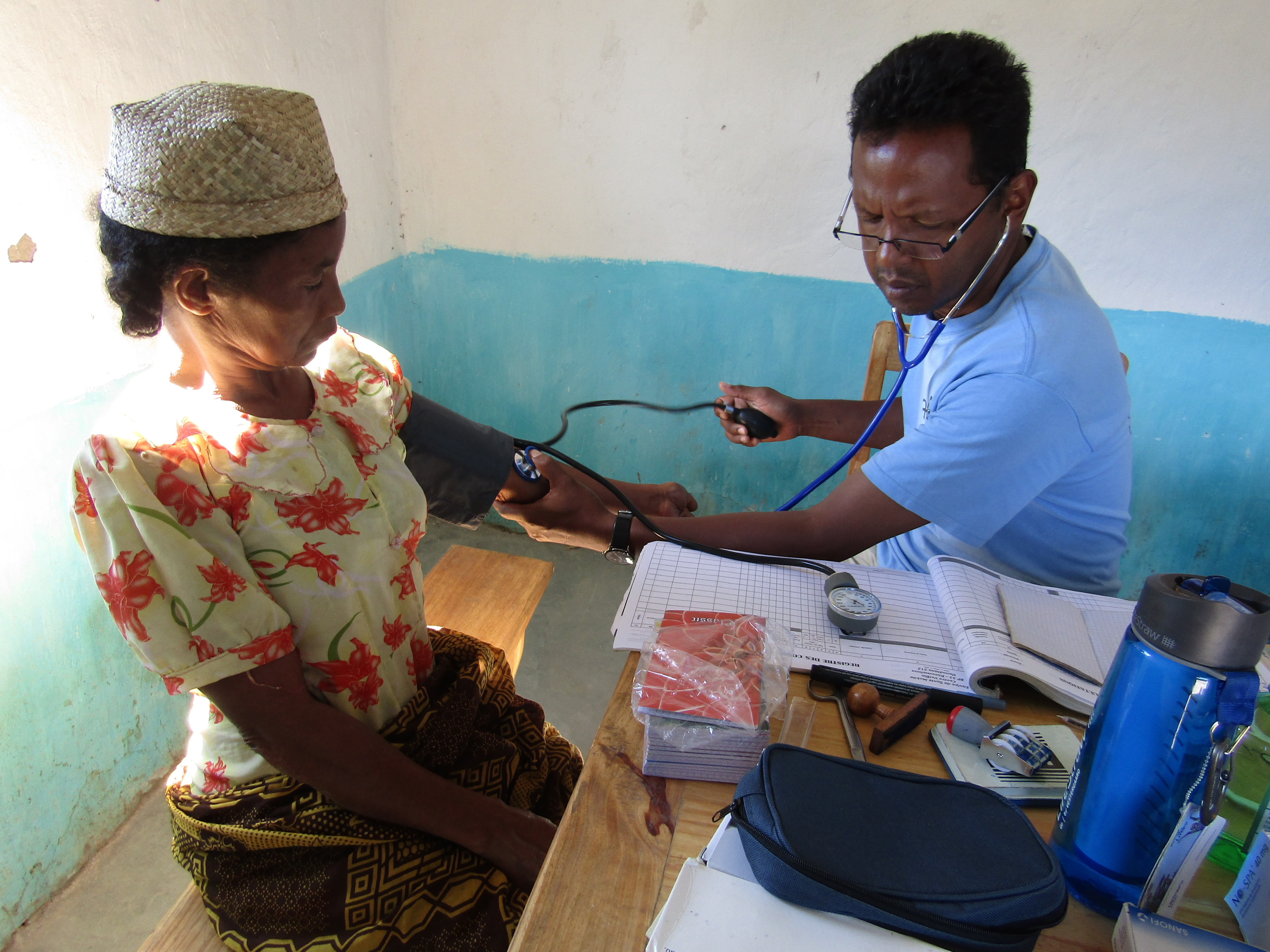 Konsultasi percuma dengan Doktor dari pasukan kesihatan bergerak di Madagaskar.