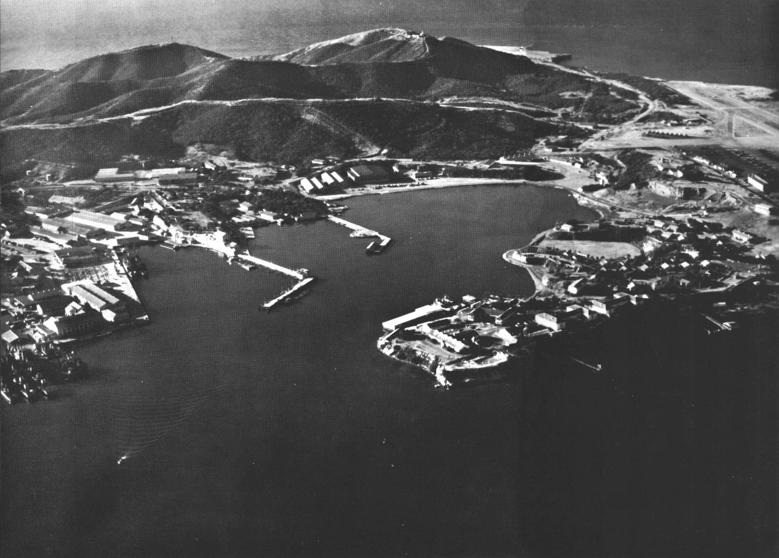 1959년 이래 쿠바는 관타나모만에서의 미군 주둔을 불법으로 간주해왔다.