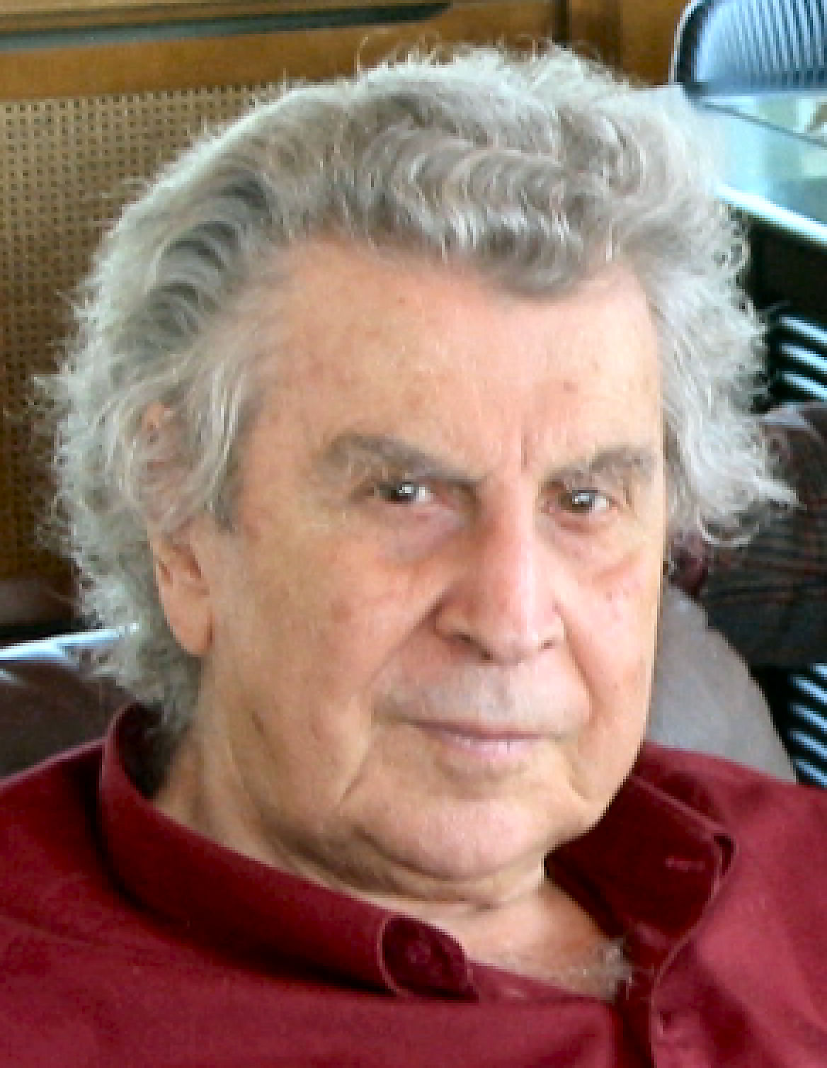 Mikis Theodorakis adalah salah satu komposer Yunani paling populer dan signifikan.