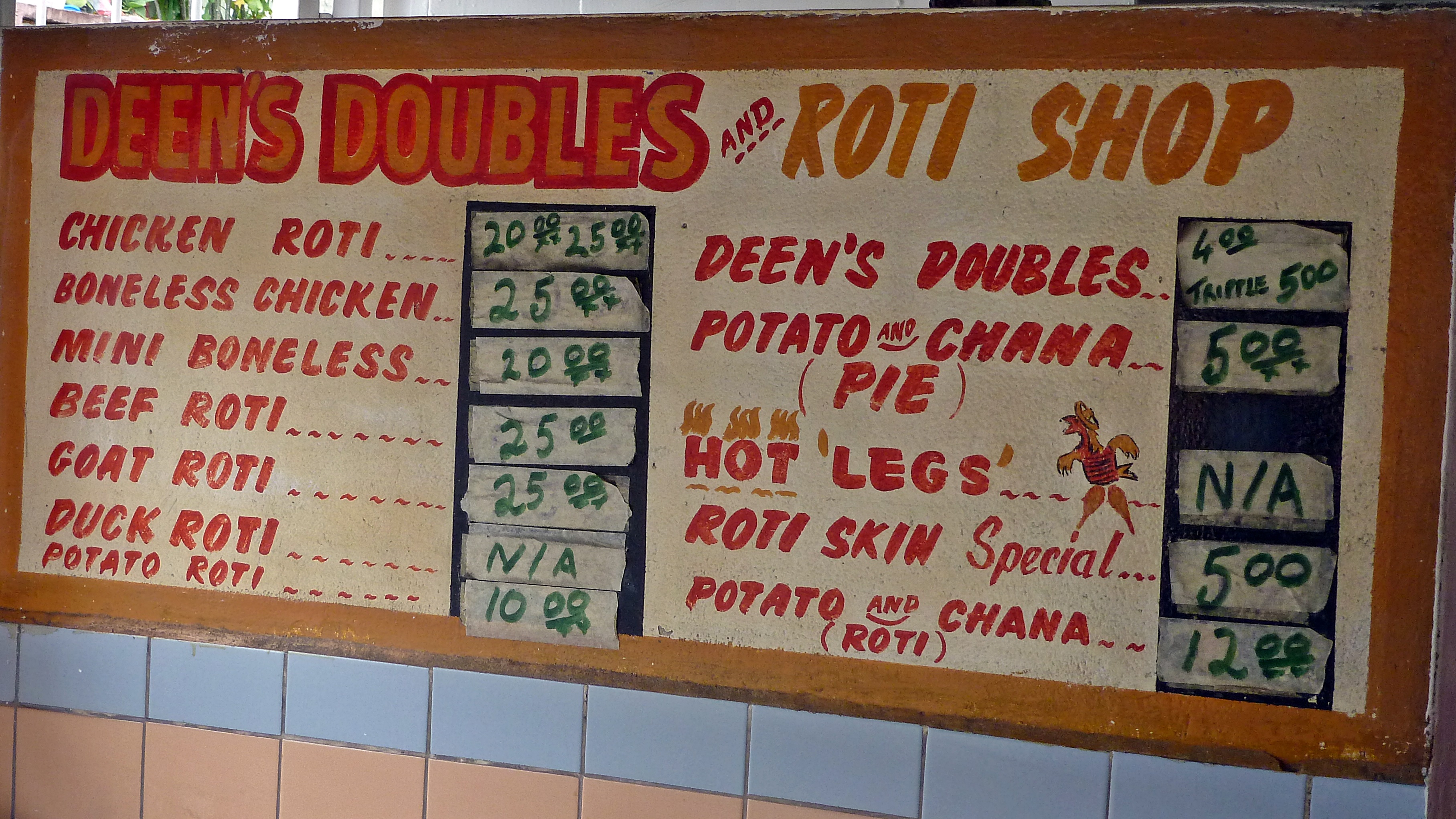 Nhiều nhà hàng phục vụ các món ăn Trinidad và Tobago như Roti hoặc doubles. Nước dừa tươi và thạch là một món phổ biến khác.