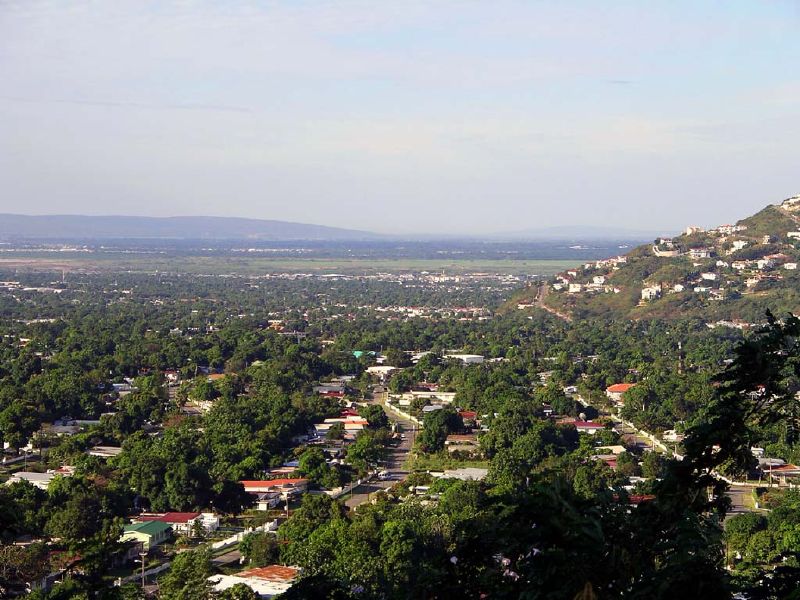 Các vùng ngoại ô phía bắc của Kingston, thủ đô và thành phố lớn nhất của Jamaica