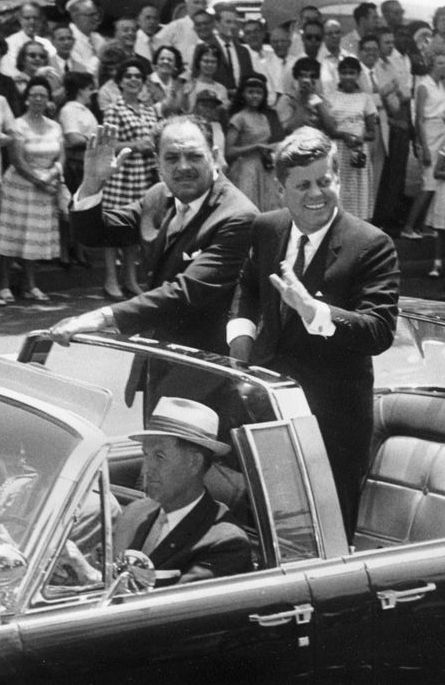Presiden Pakistan Ayub Khan bersama Presiden AS John F. Kennedy pada tahun 1961