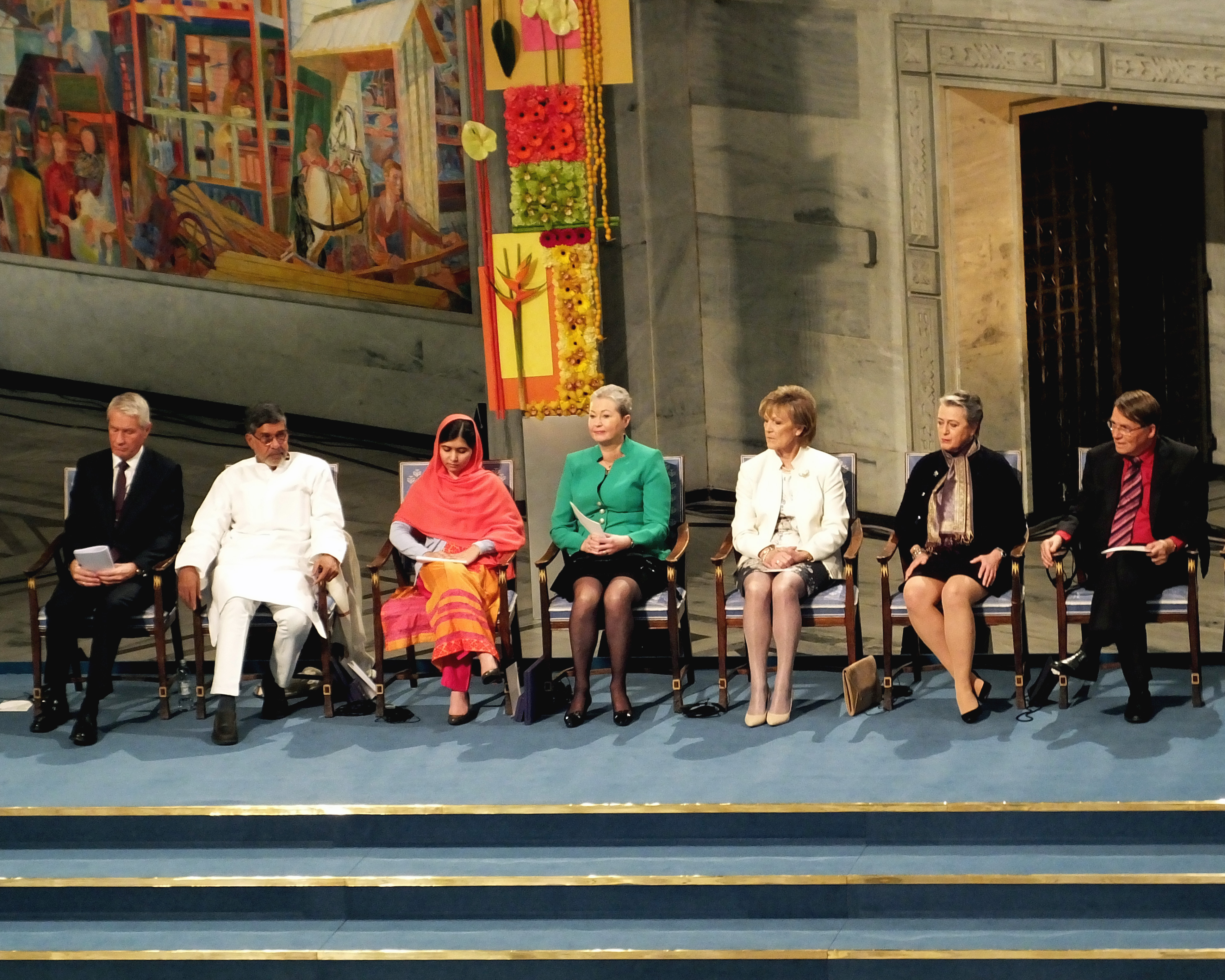 Malala Yousafzai dianugerahi Penghargaan Nobel Perdamaian pada tahun 2014, bersama Kailash Satyarthi dari India, atas advokasinya terhadap inisiatif pendidikan, khususnya pendidikan anak perempuan di seluruh dunia.