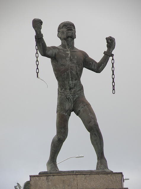 Patung Bussa, Bridgetown. Bussa memimpin pemberontakan budak terbesar dalam sejarah Barbados.