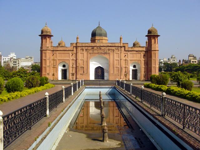 Kubu Lalbagh di Dhaka, dibina pada abad ke-17 semasa pemerintahan Mughal.
