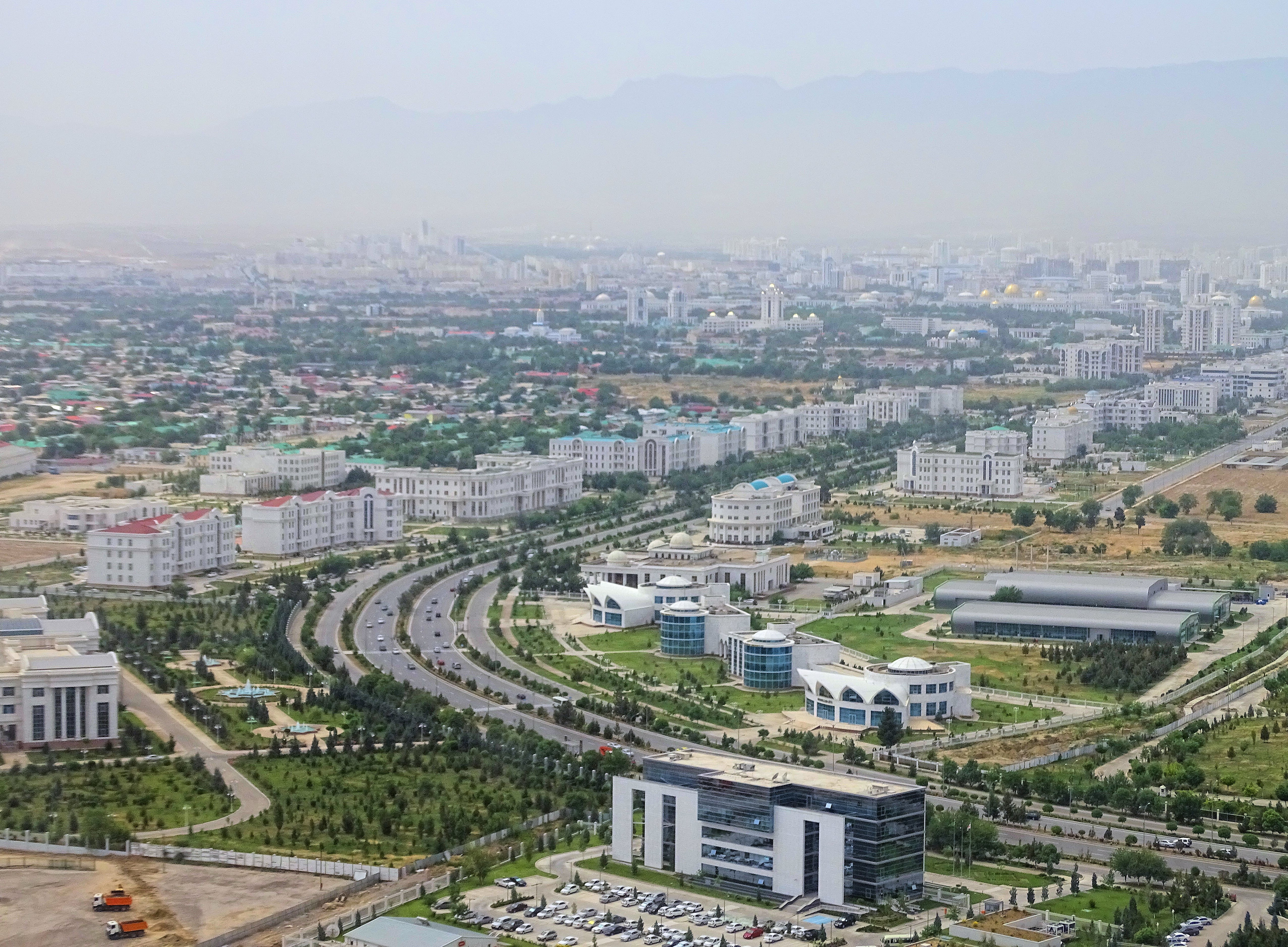 Jalan Neutraliti di Ashgabat.