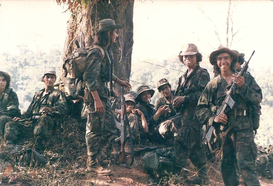 Pemberontak Contra yang didukung AS pada tahun 1987, berperang melawan pemerintah Sandinista.