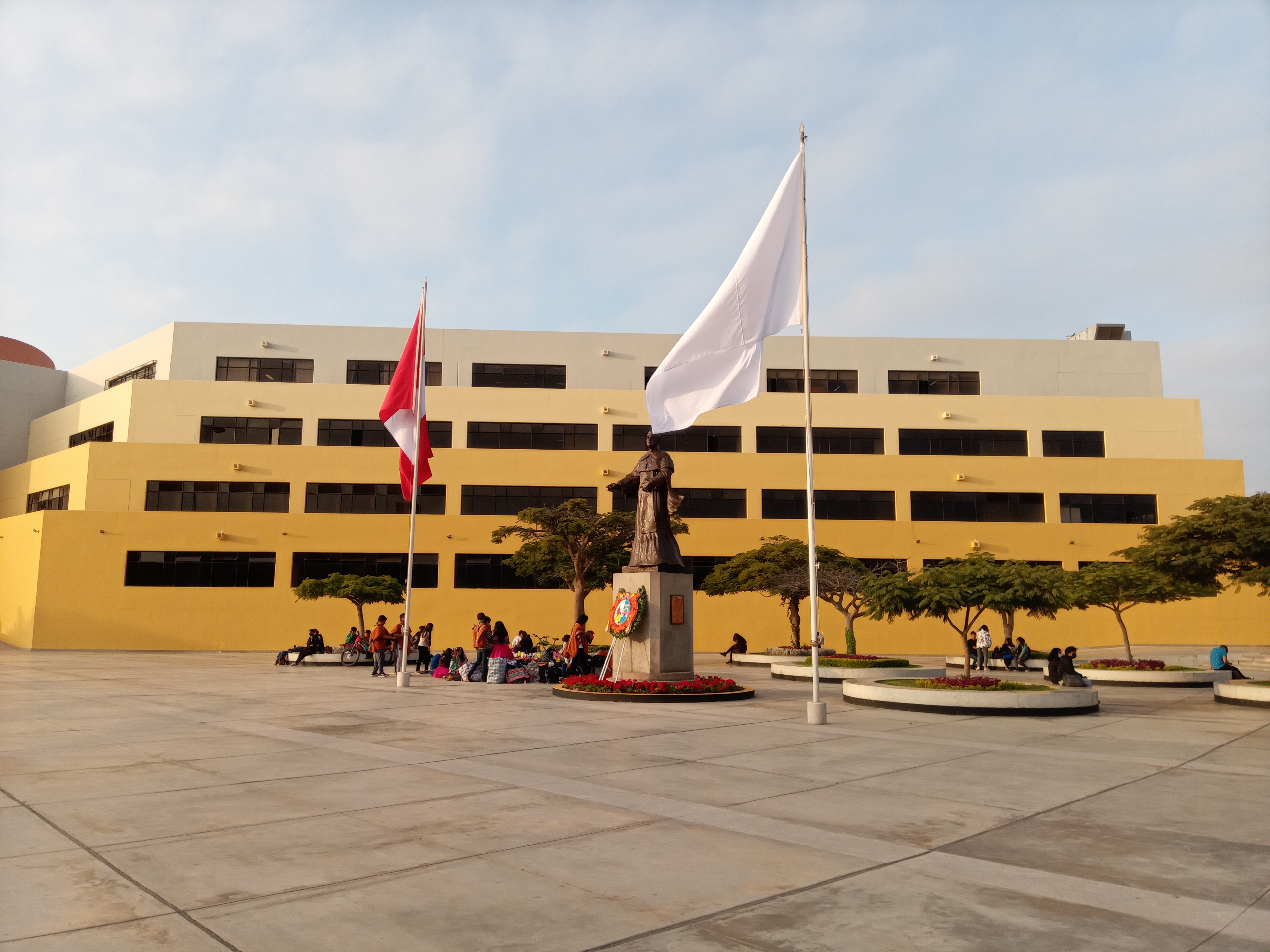 Perpustakaan utama Universitas Nasional San Marcos, di Lima.
