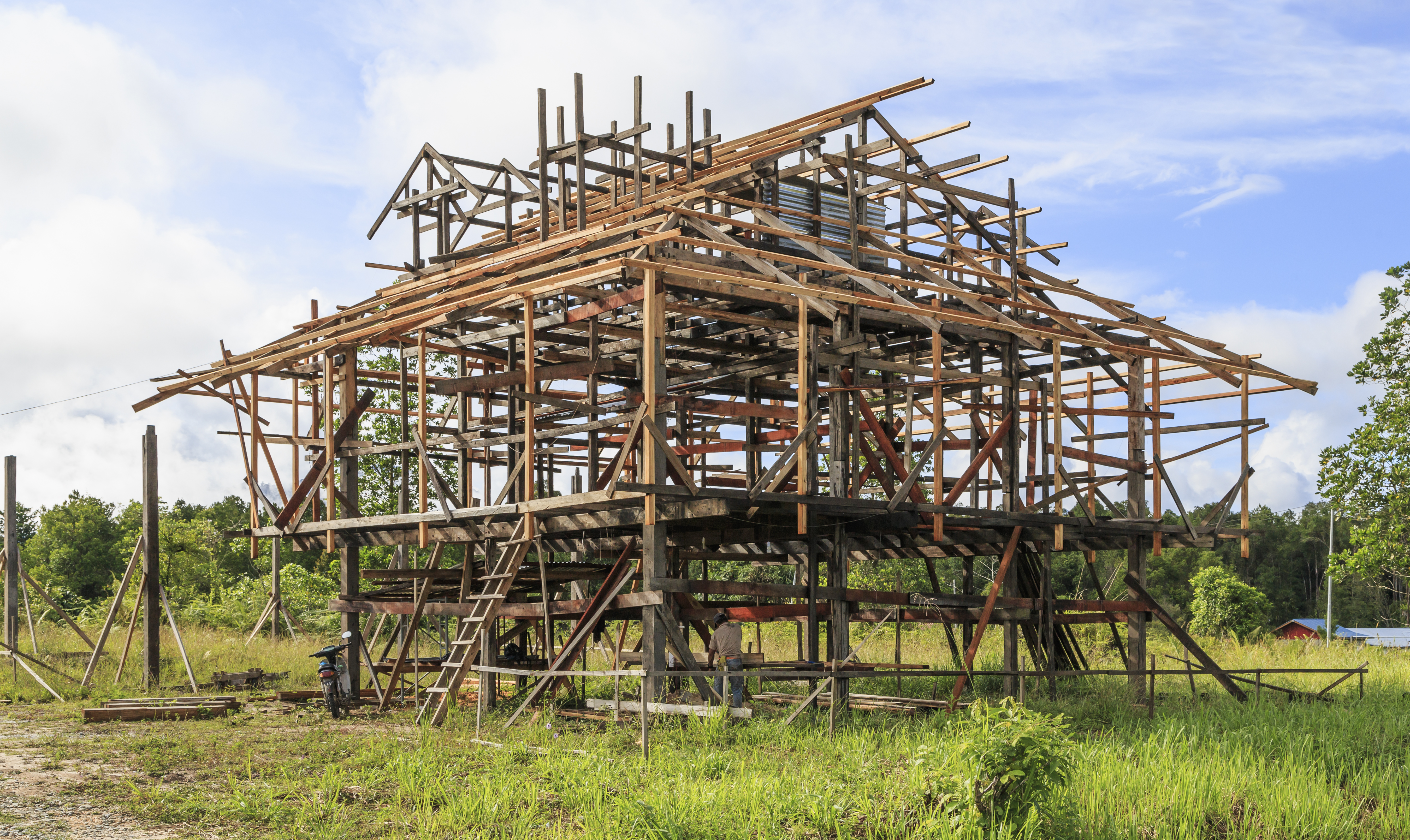 サバ州で建設中の伝統的な家。