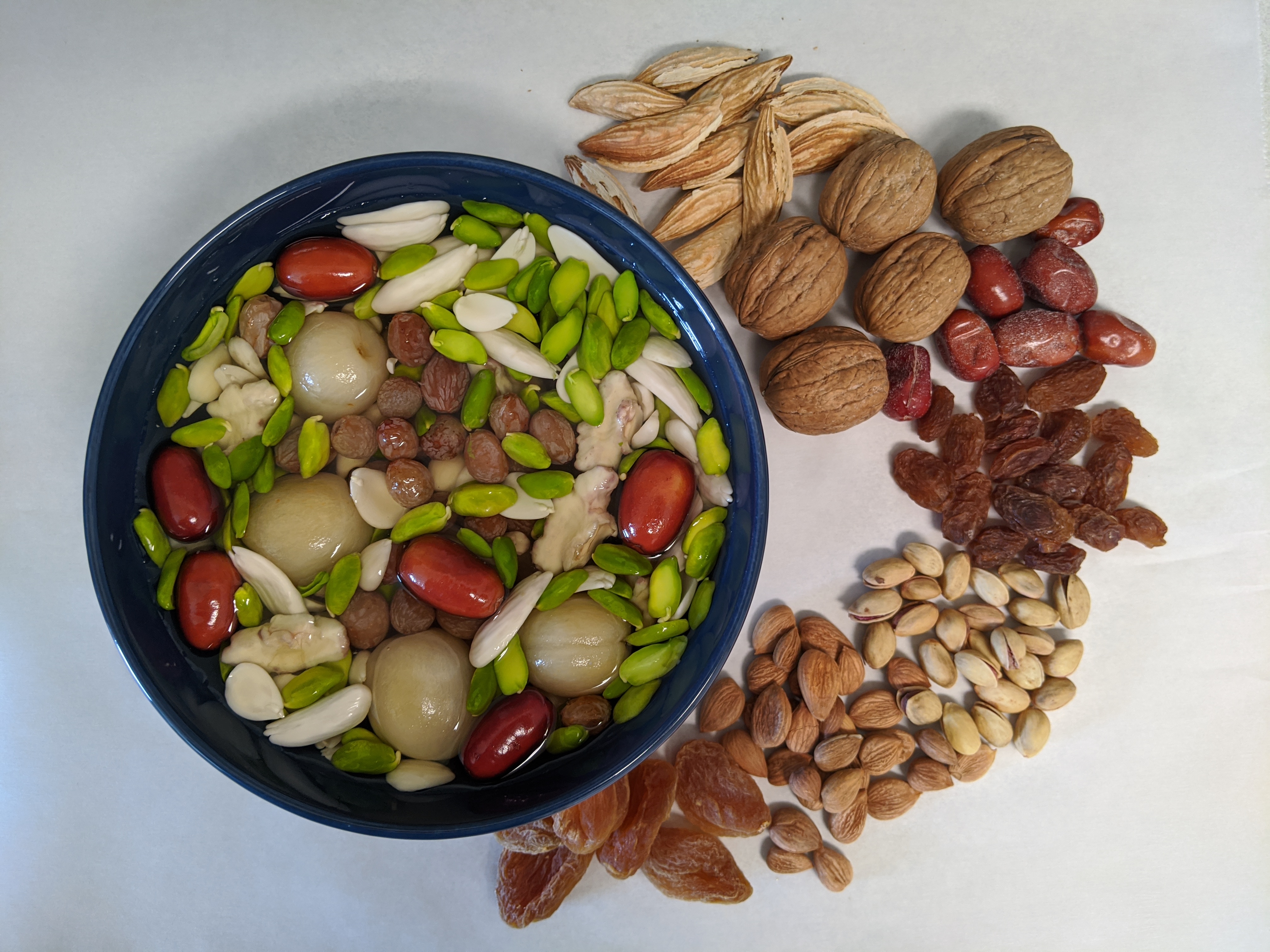 Haft Mewa (Sirap Tujuh Buah), popular dimakan semasa Nowruz