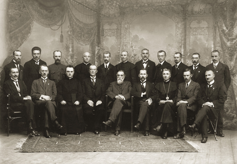 Ahli Majlis Lithuania selepas menandatangani Akta Kemerdekaan Lithuania pada tahun 1918