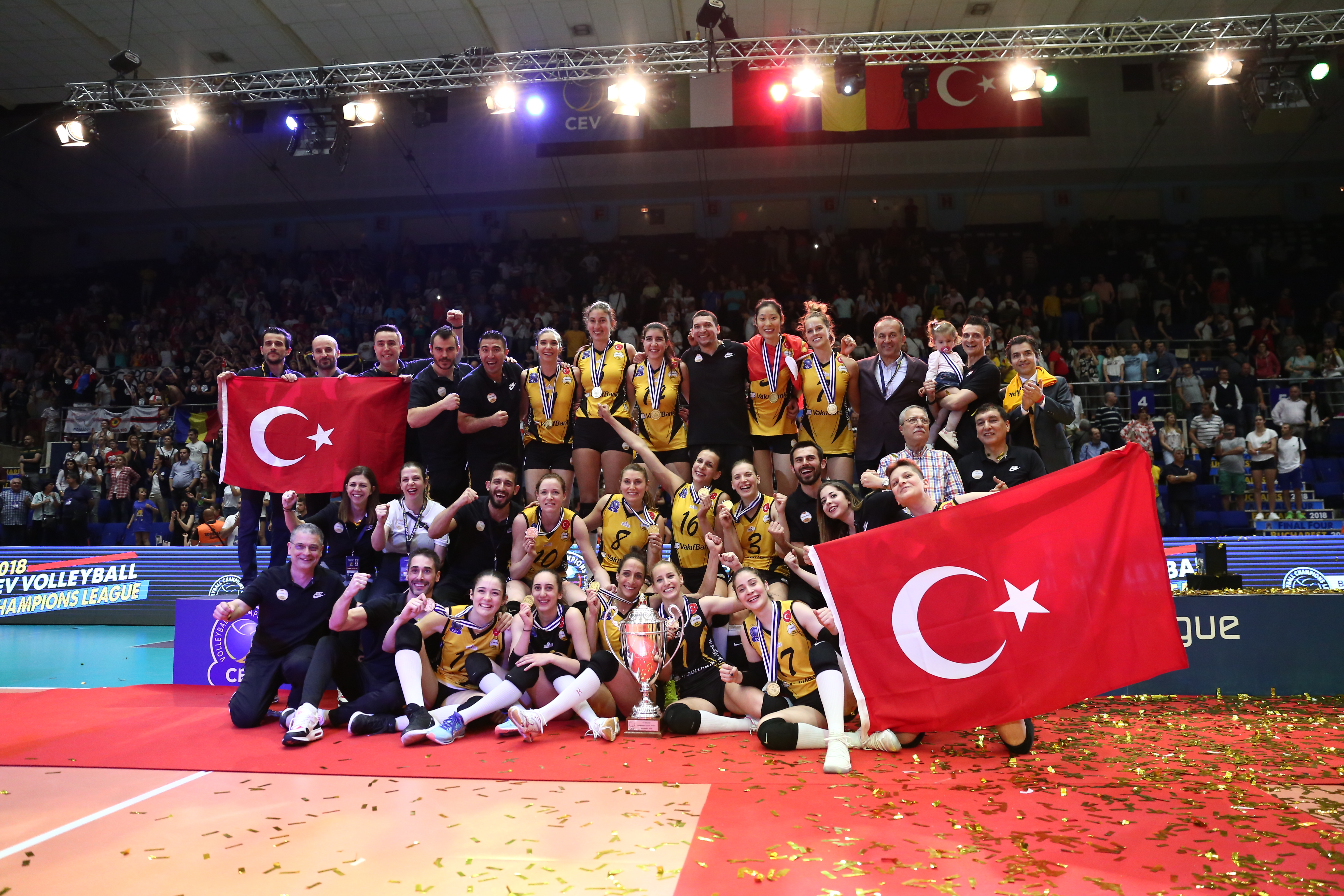 바키프방크 SK는 세계 최고의 여자 배구팀 중 하나로, FIVB 세계 선수권 대회 4회, CEV 챔피언스컵 6회 우승을 차지했다.