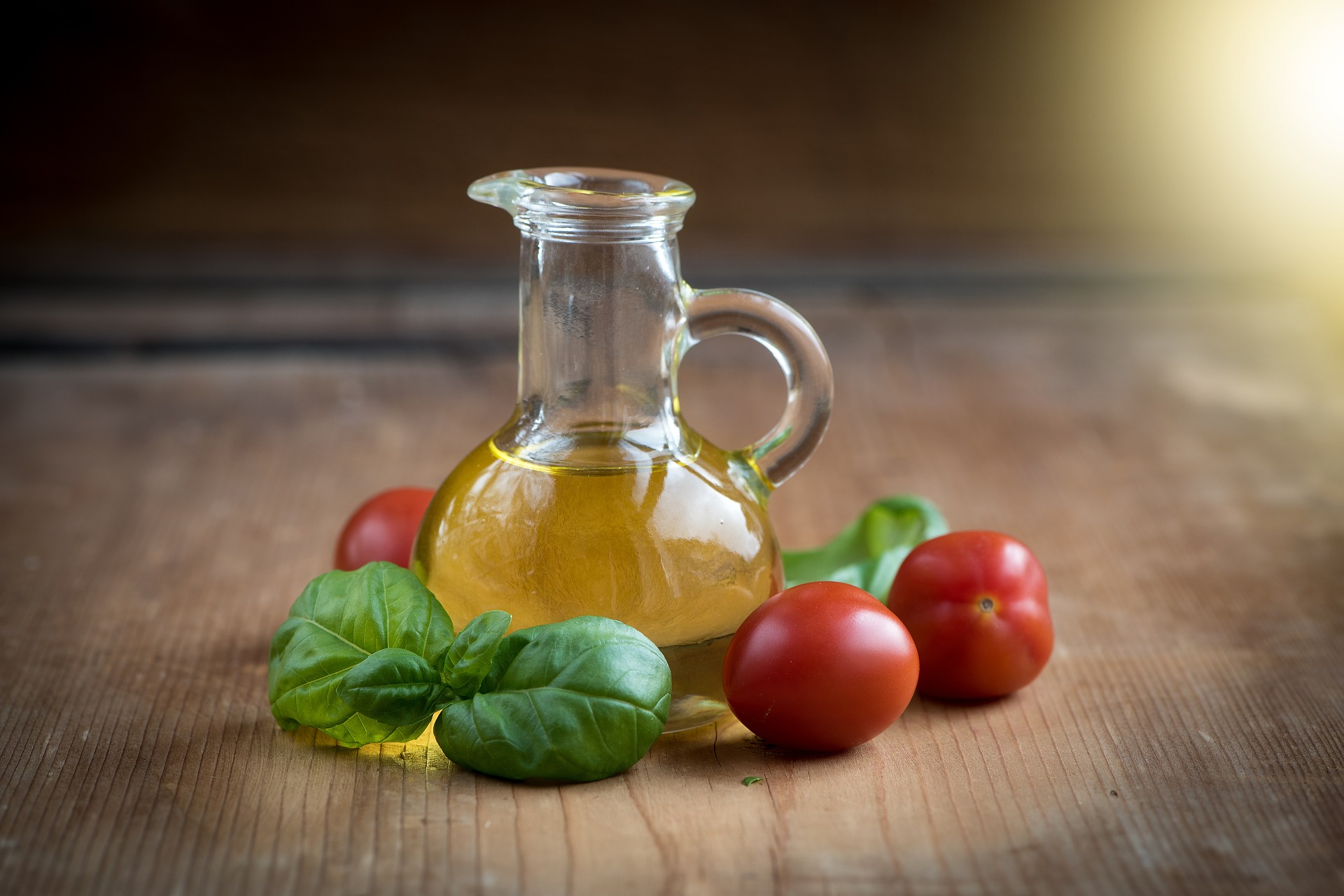 Minyak zaitun dan sayuran merupakan pusat dari diet Mediterania.
