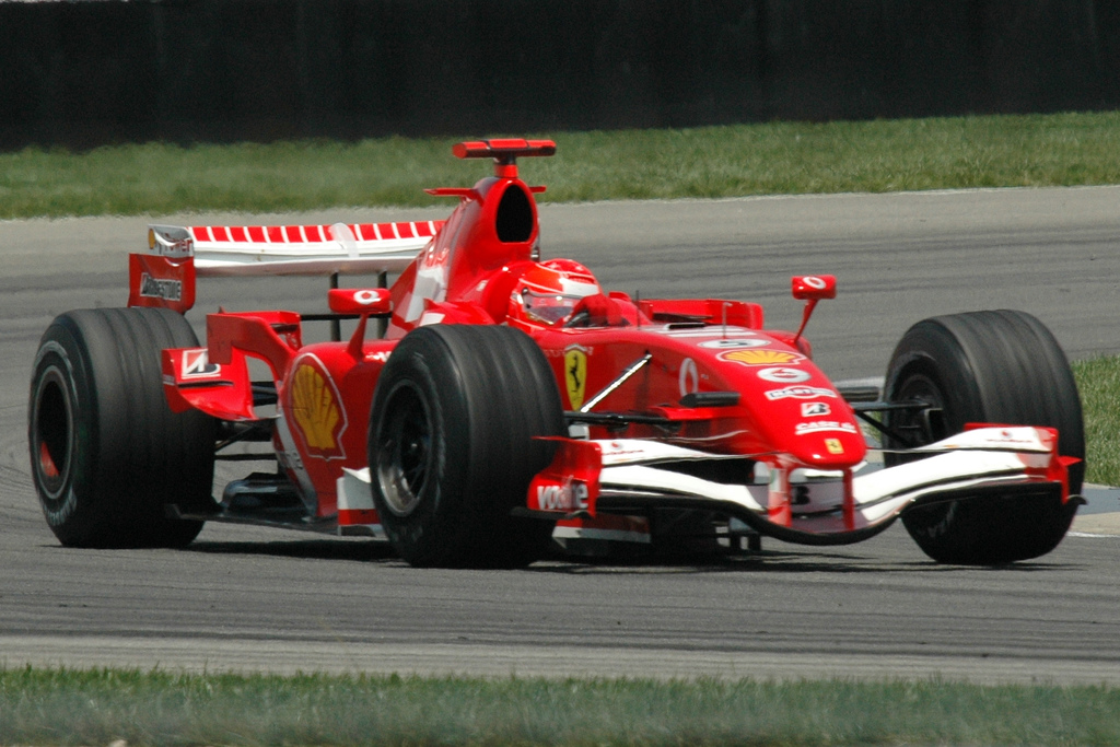 Sebuah Ferrari 248 F1 oleh Scuderia Ferrari, pasukan tertua yang masih bertahan dalam perlumbaan Grand Prix, telah bertanding sejak 1948, dan secara statistik merupakan pasukan Formula Satu paling berjaya dalam sejarah