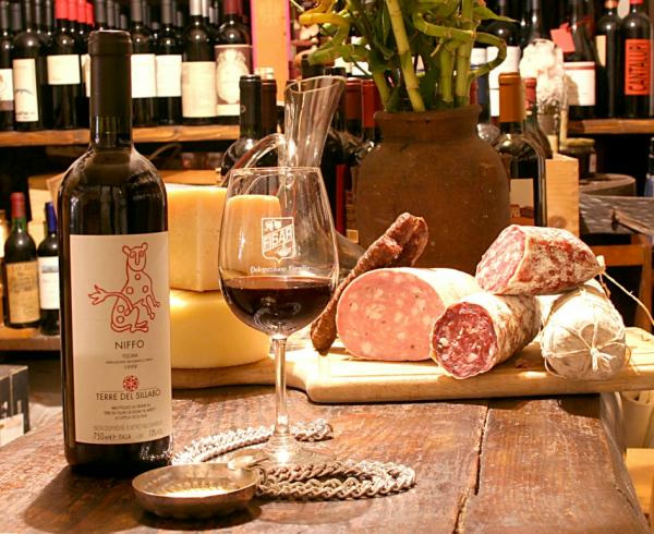 Anggur Italia dan salumi