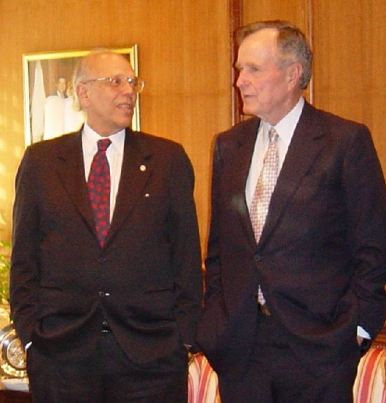 2003年、元ウルグアイ大統領ホルヘ・バッジェと元米国大統領ジョージ・W・ブッシュ。