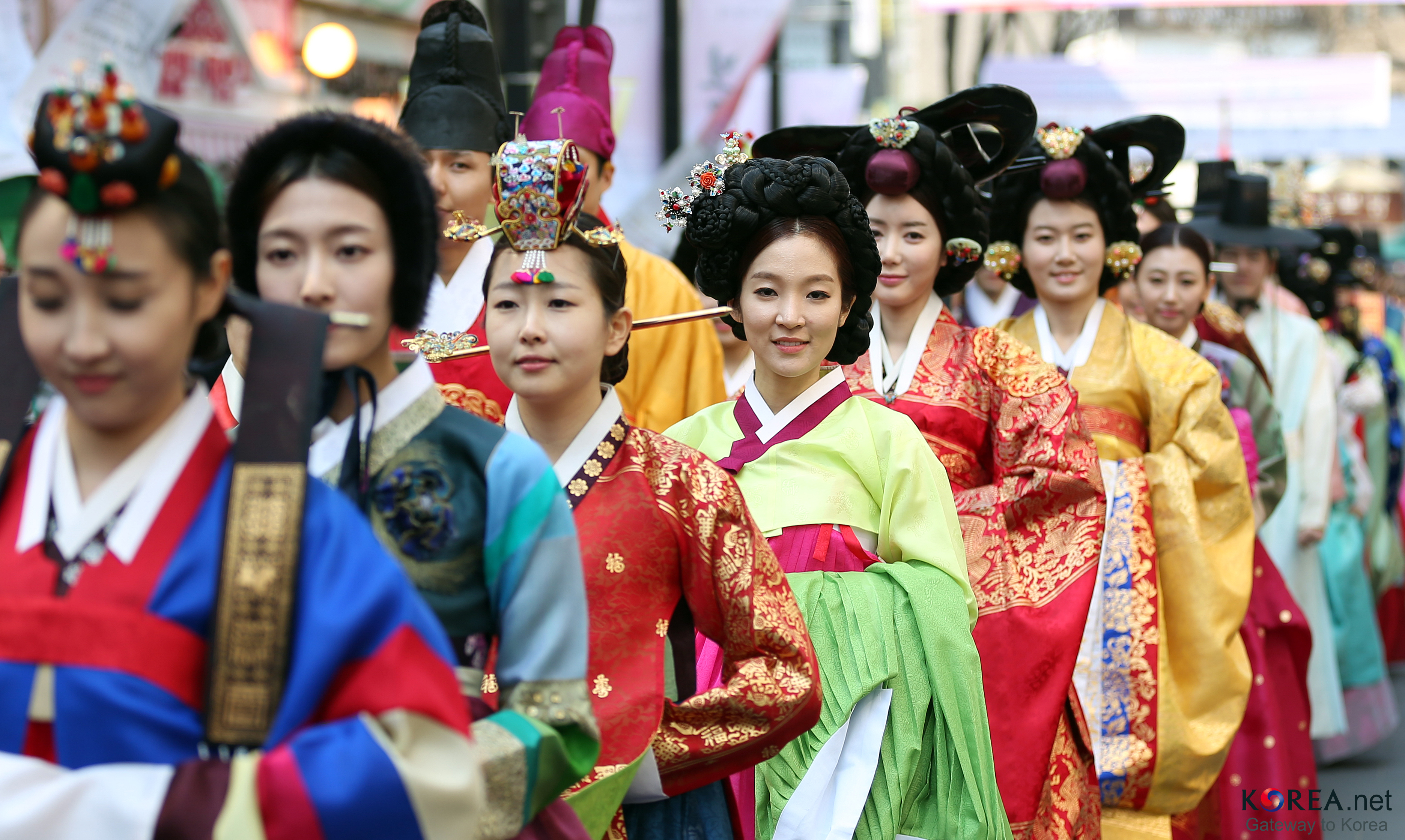 Women wearing Hanbok (traditional Korean attire).