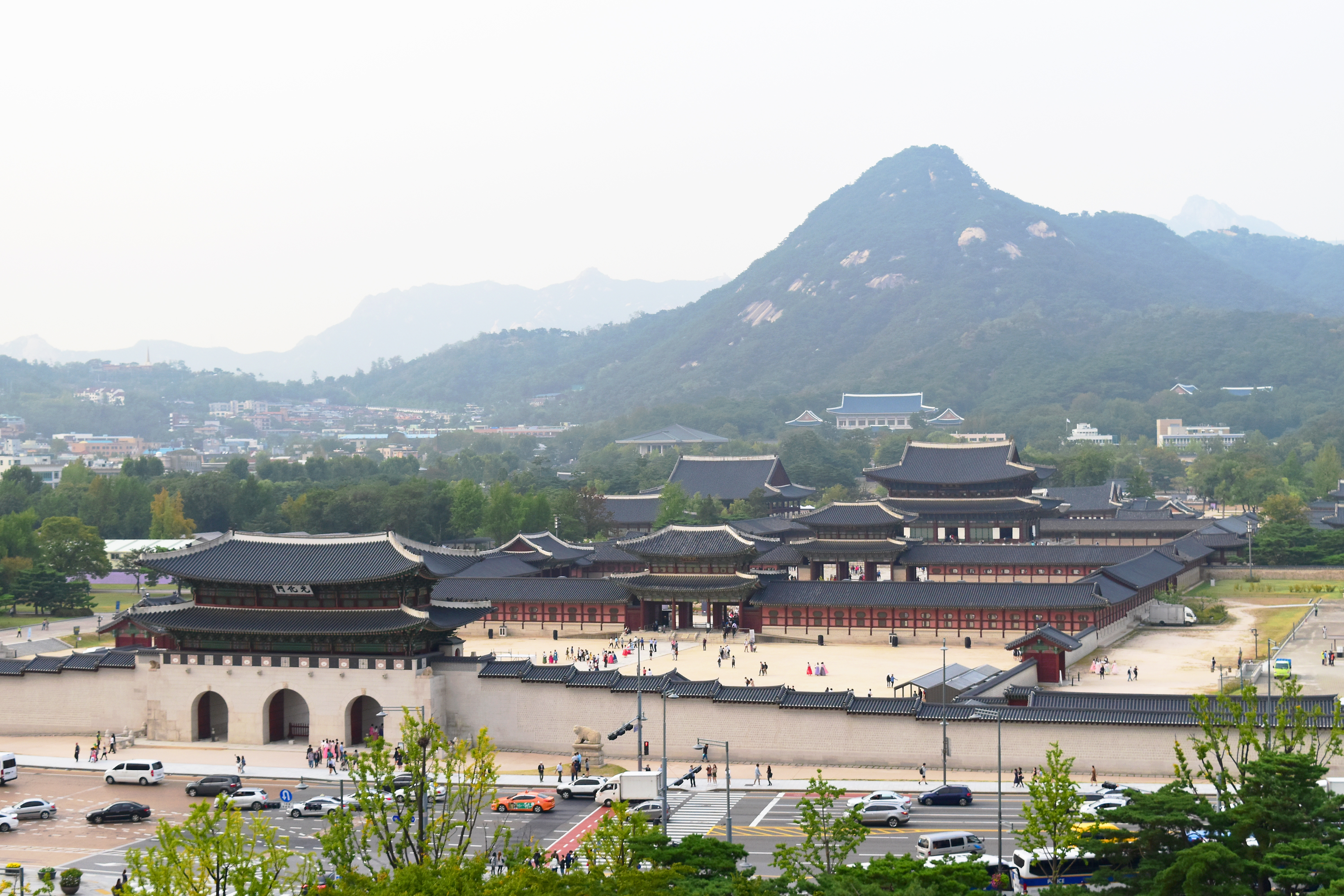 Gyeongbokgung Palace, a prime example of traditional Korean architecture from the Joseon Dynasty.