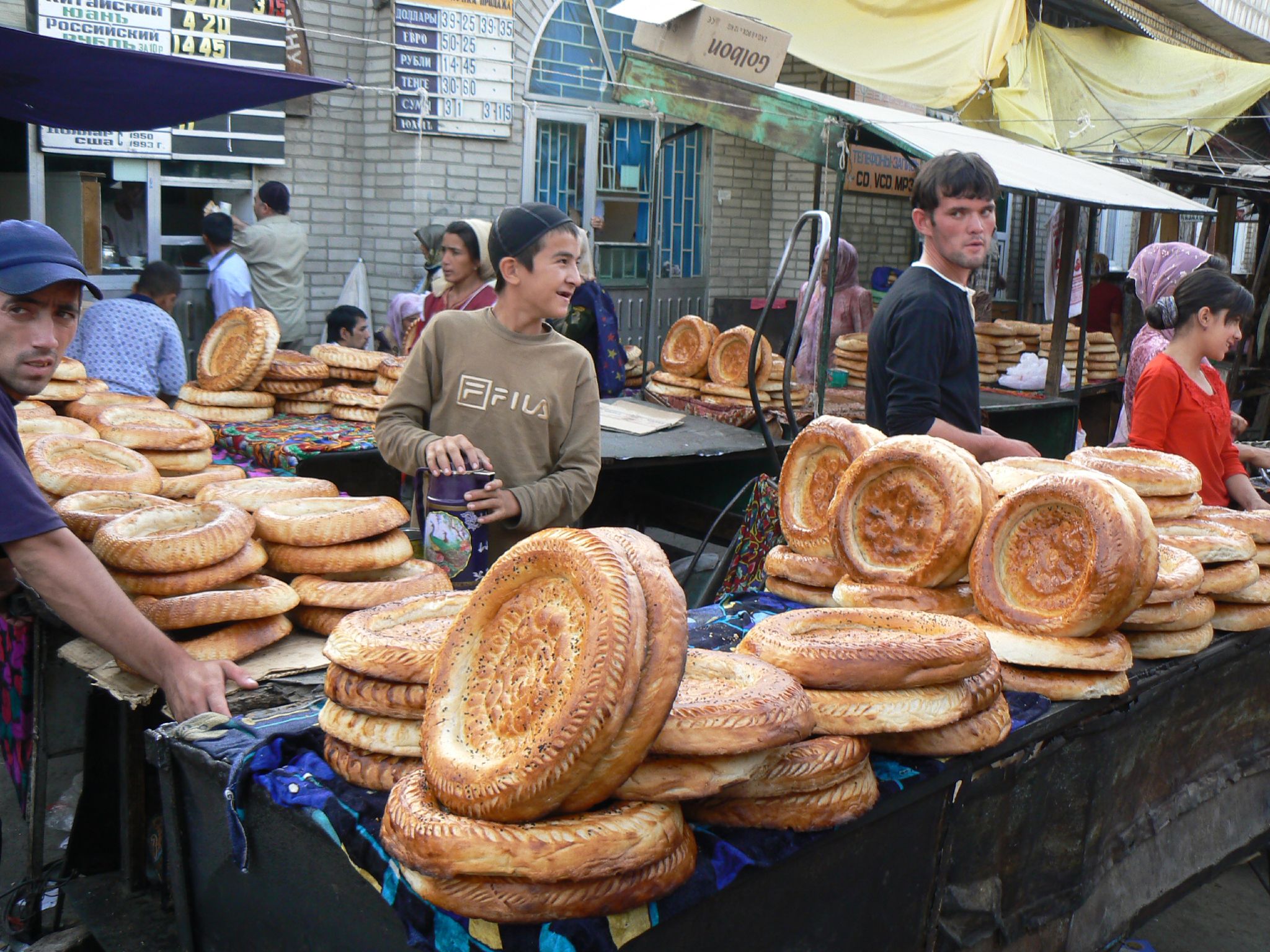 Bazar di Osh.