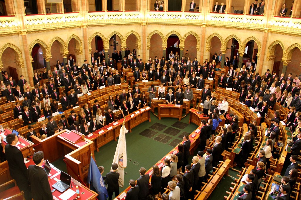 ハンガリー国会議事堂の貴族院議場における国際連合会議