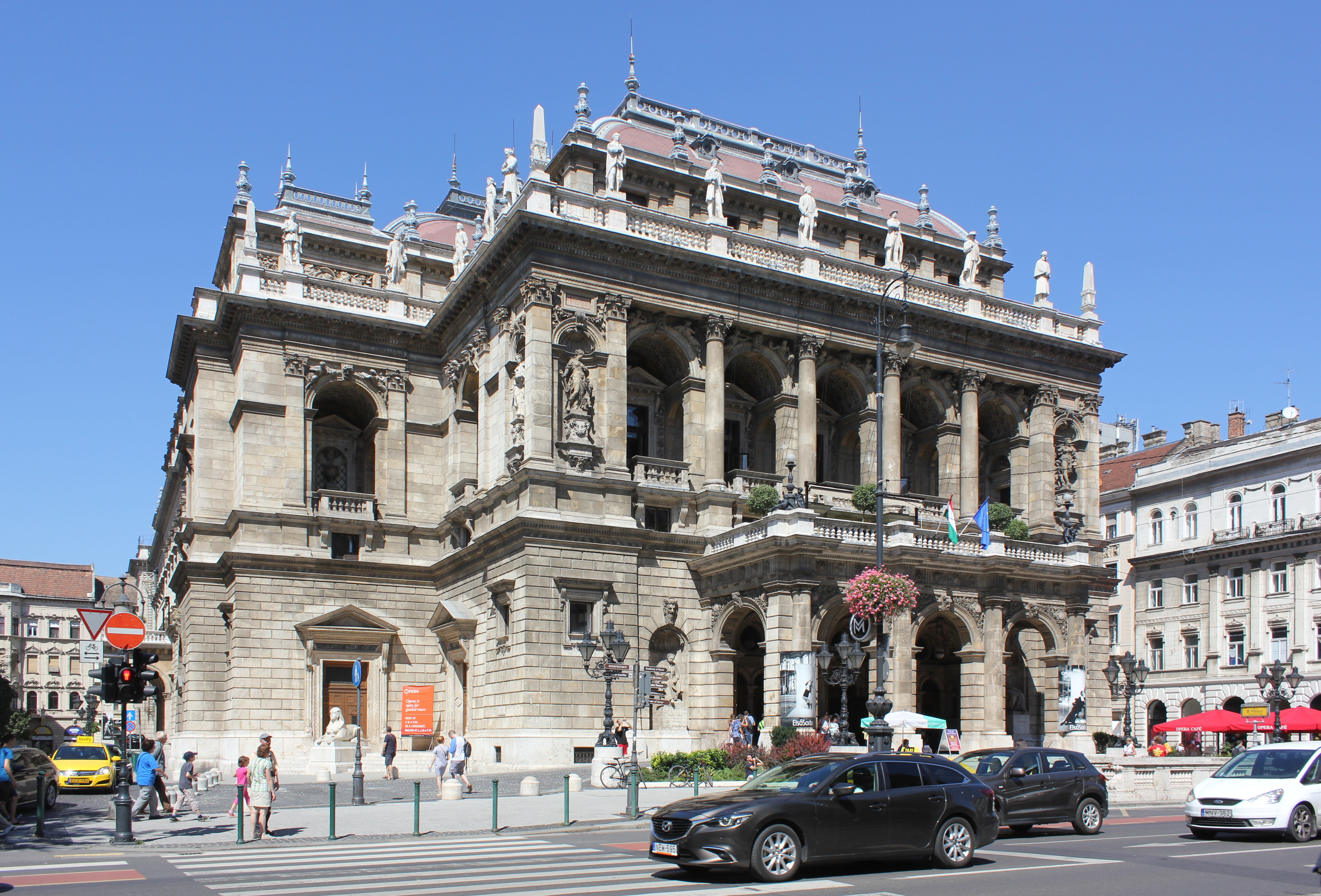 Gedung Opera Negara Hungaria di Jalan Andrássy (Situs Warisan Dunia)