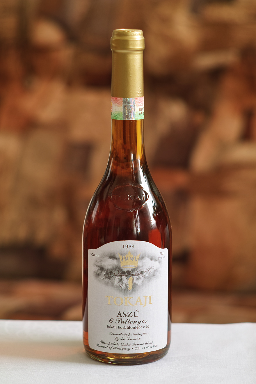 Anggur Tokaji yang terkenal. Disebut Vinum Regum, Rex Vinorum (