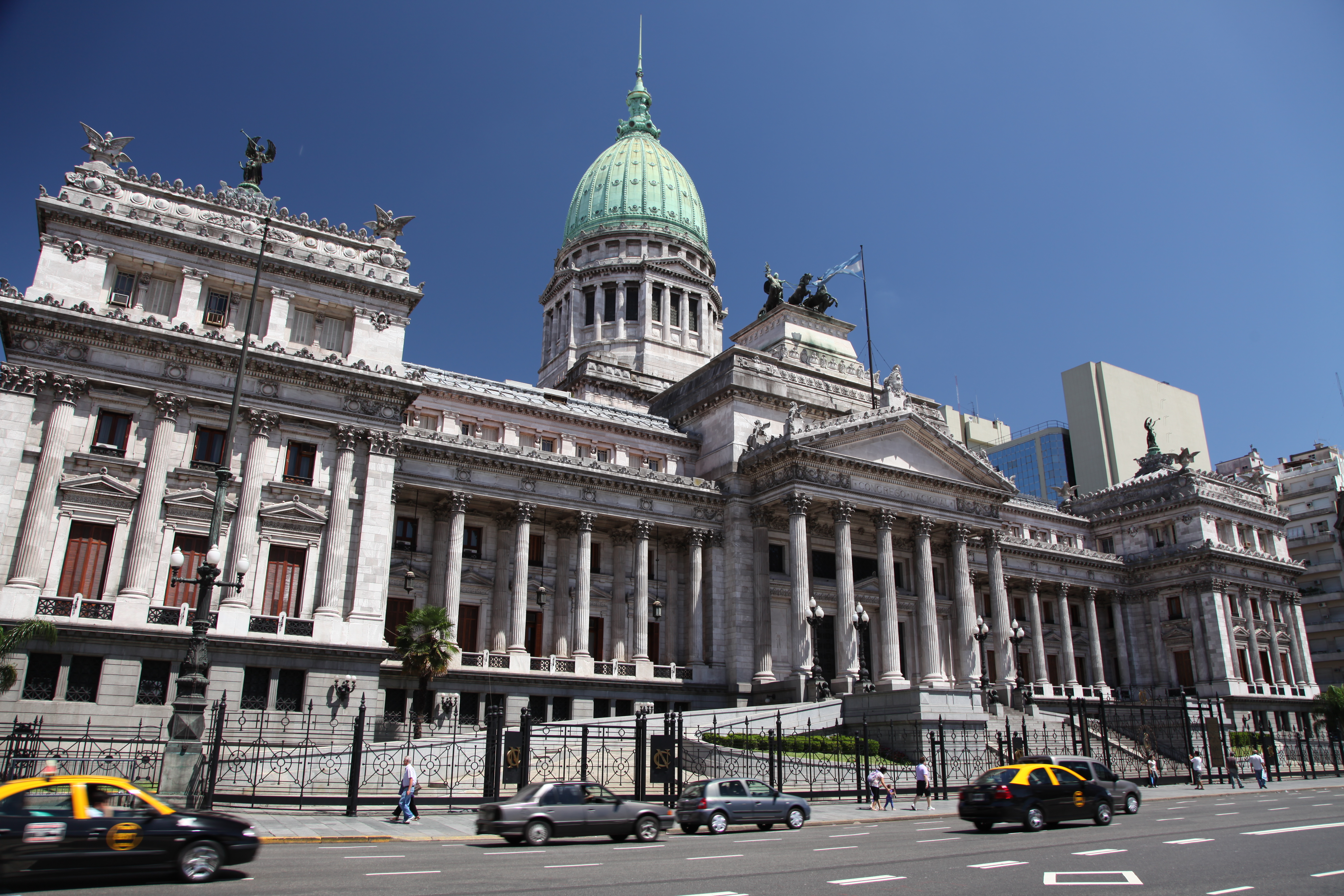 Kongres Kebangsaan Argentina terdiri daripada Senat dan Dewan Perwakilan.