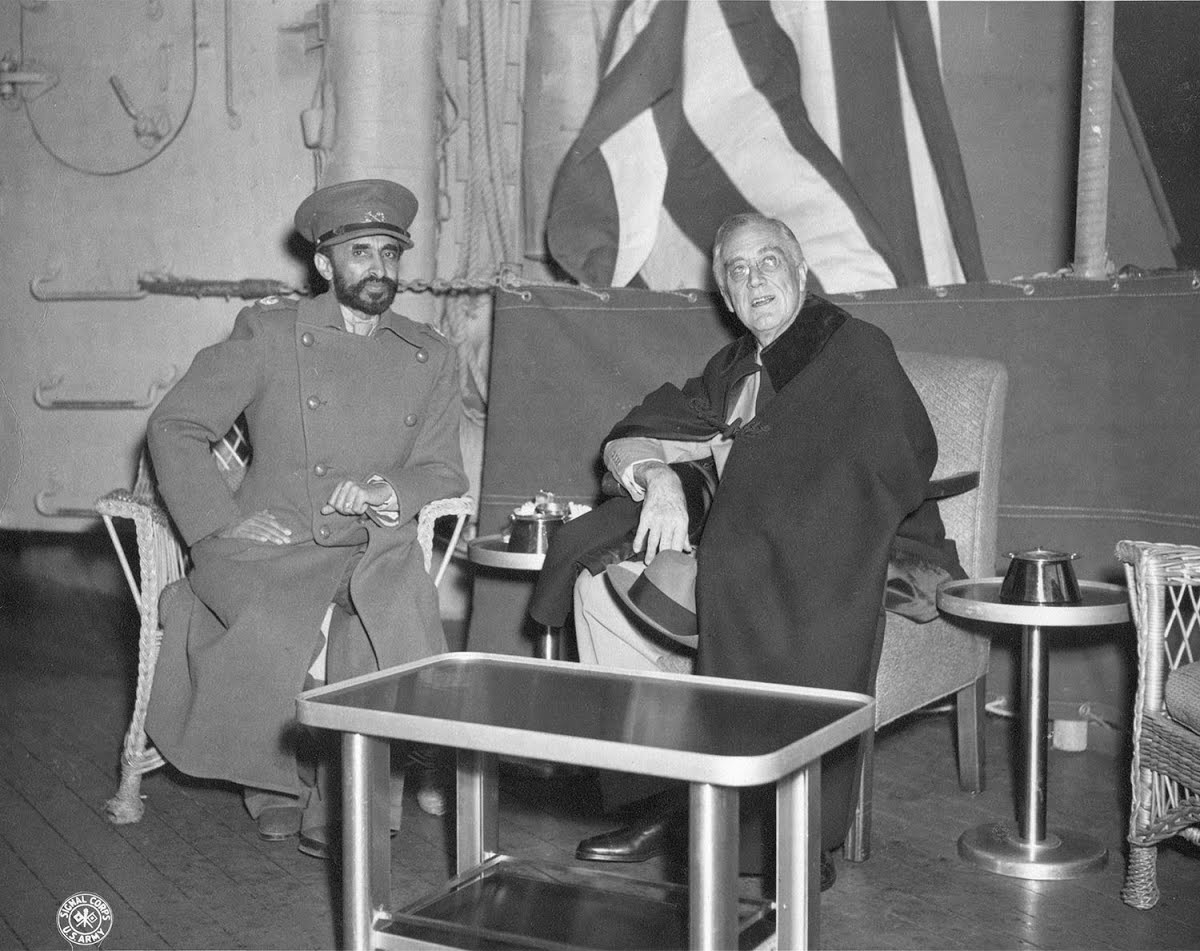 Maharaja Haile Selassie I bersama Presiden A.S. Roosevelt semasa penghujung Perang Dunia Kedua