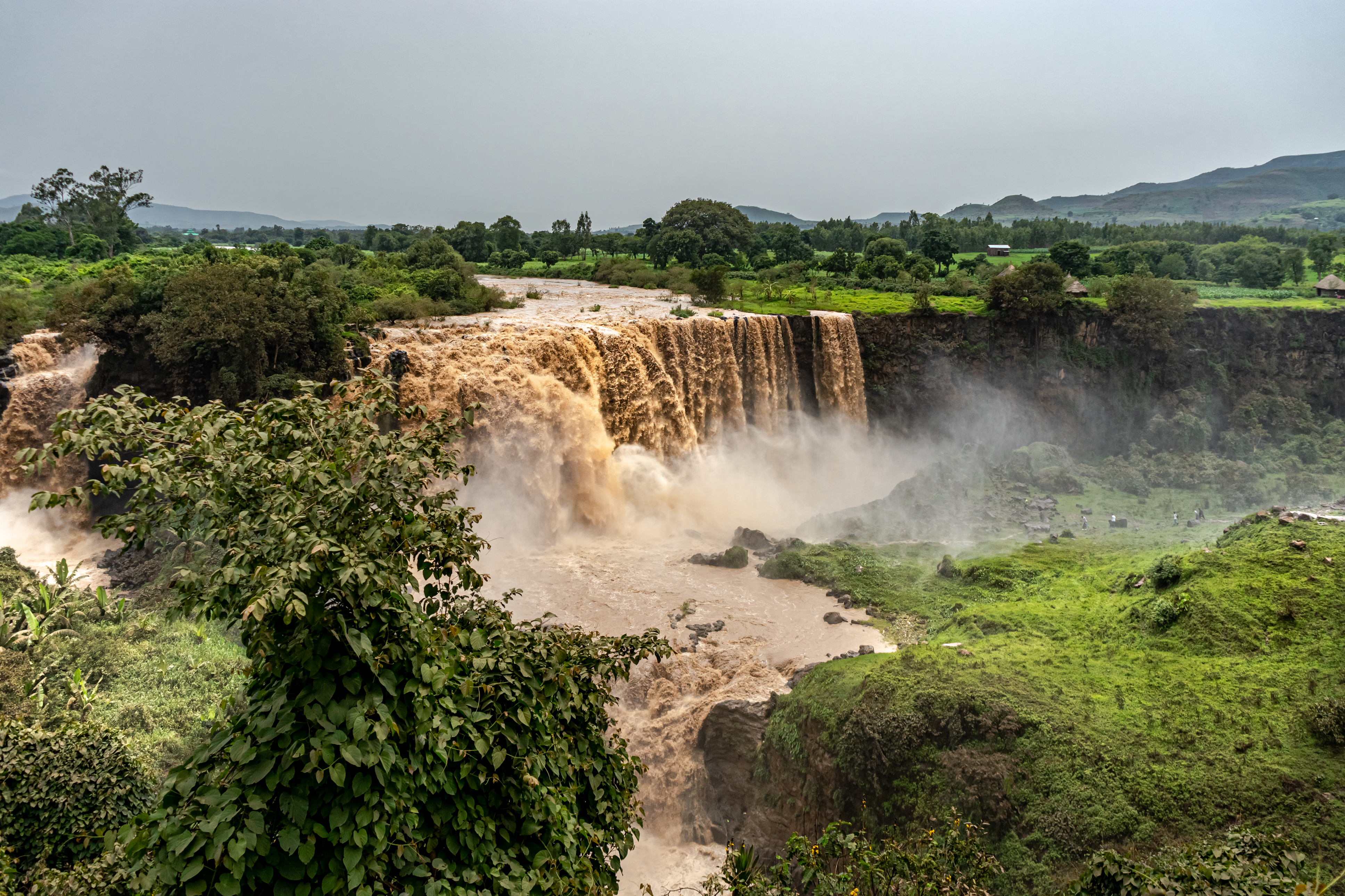 Air terjun Nil Biru semasa musim sejuk menyediakan lebih 86 peratus air sungai Nil yang berasal dari salji cair di pergunungan Simien di bawah 0 darjah.