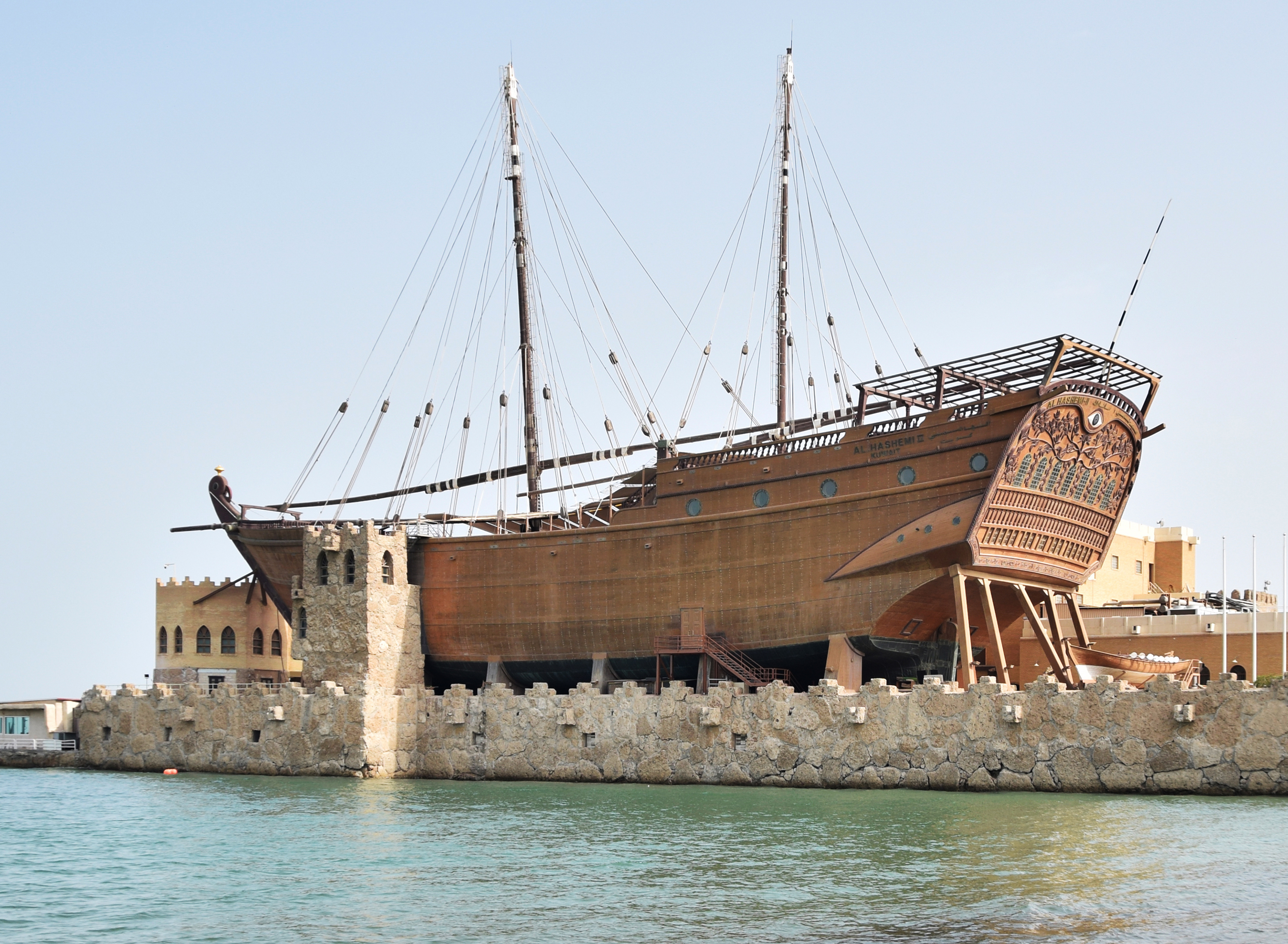 Al-Hashemi-II, dhow kayu terbesar yang pernah dibina.