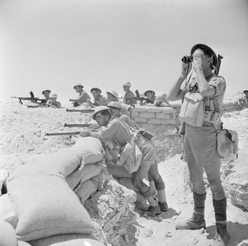 Infantri British berhampiran El Alamein, 17 Julai 1942