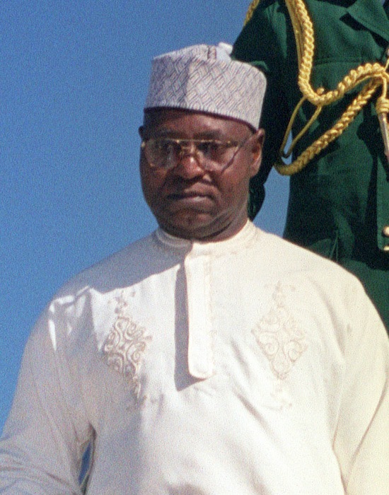 Abdulsalami Abubakar, pemerintah tentera pada tahun 1998 menyaksikan kembalinya demokrasi pada tahun 1999